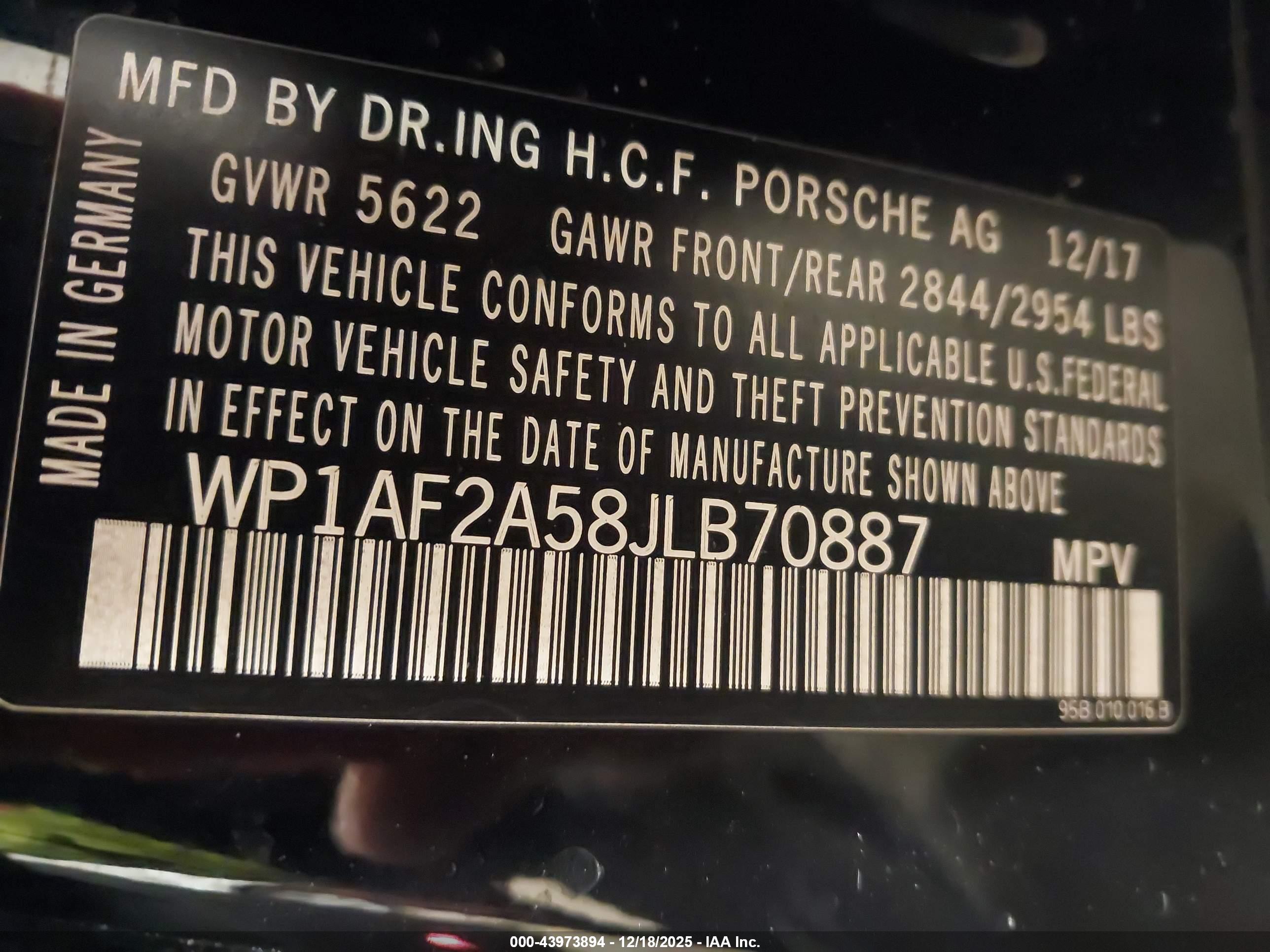 PORSCHE MACAN image 9