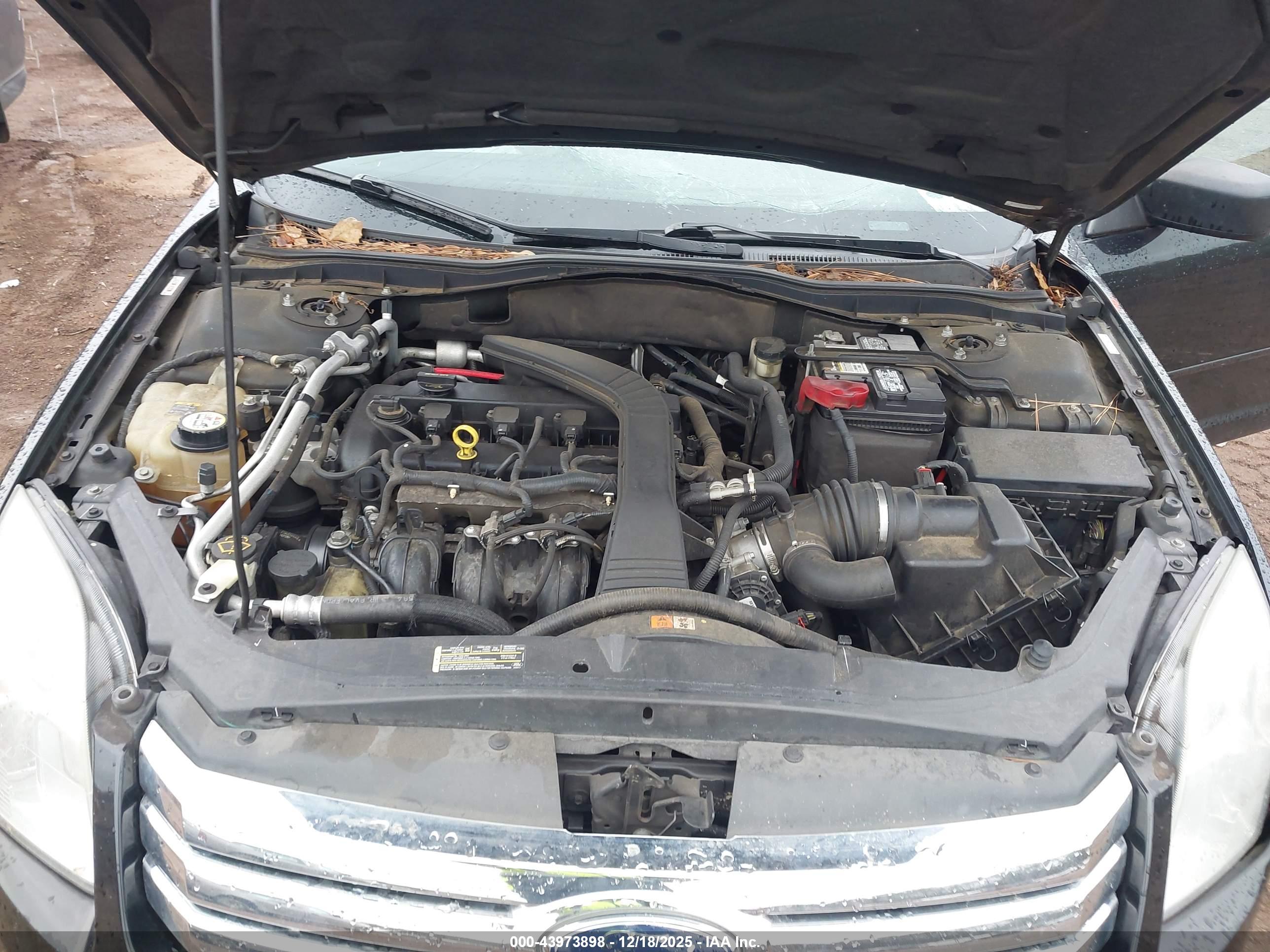 FORD FUSION image 10