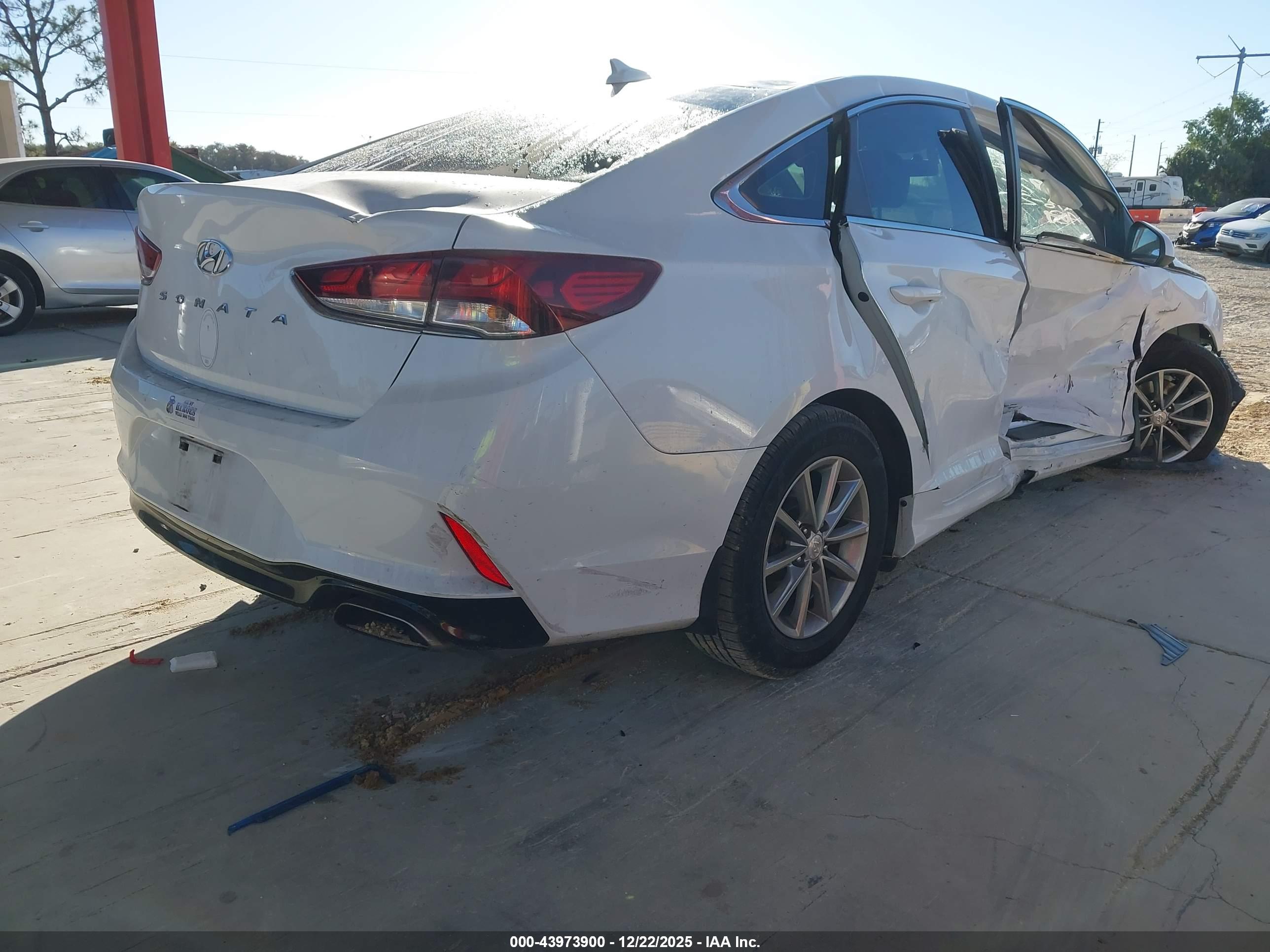 HYUNDAI SONATA image 4