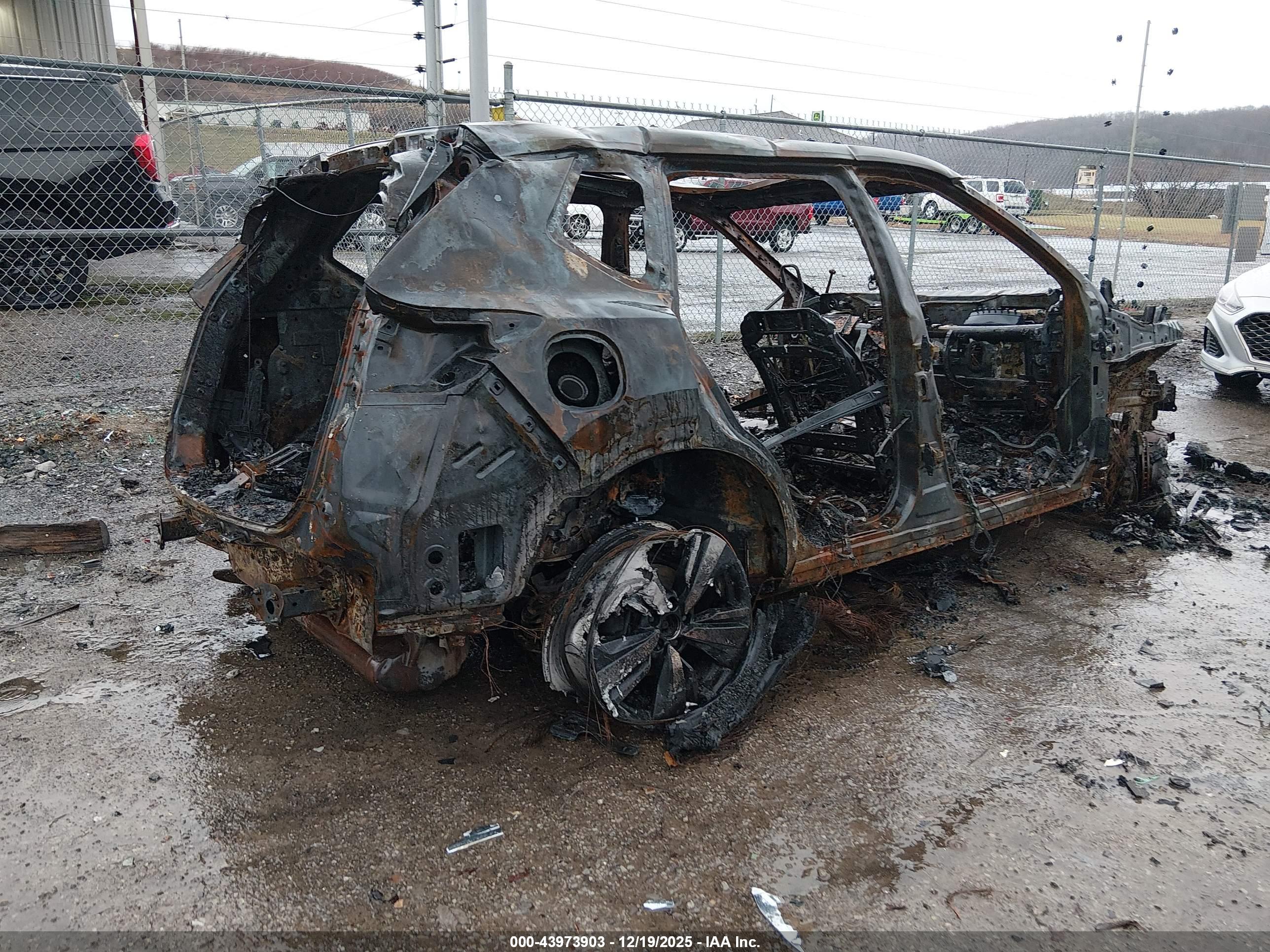 NISSAN ROGUE image 4