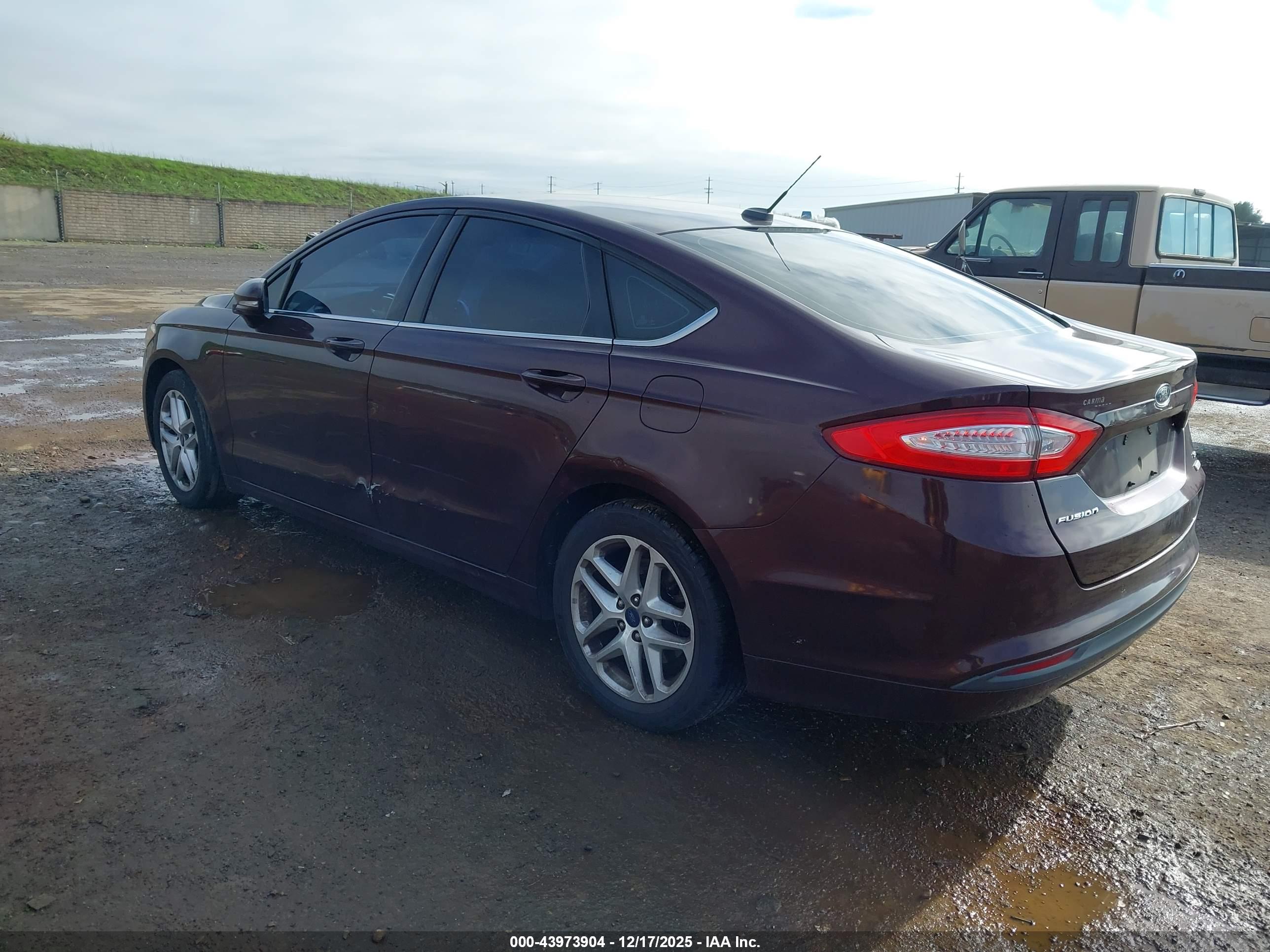 FORD FUSION image 3