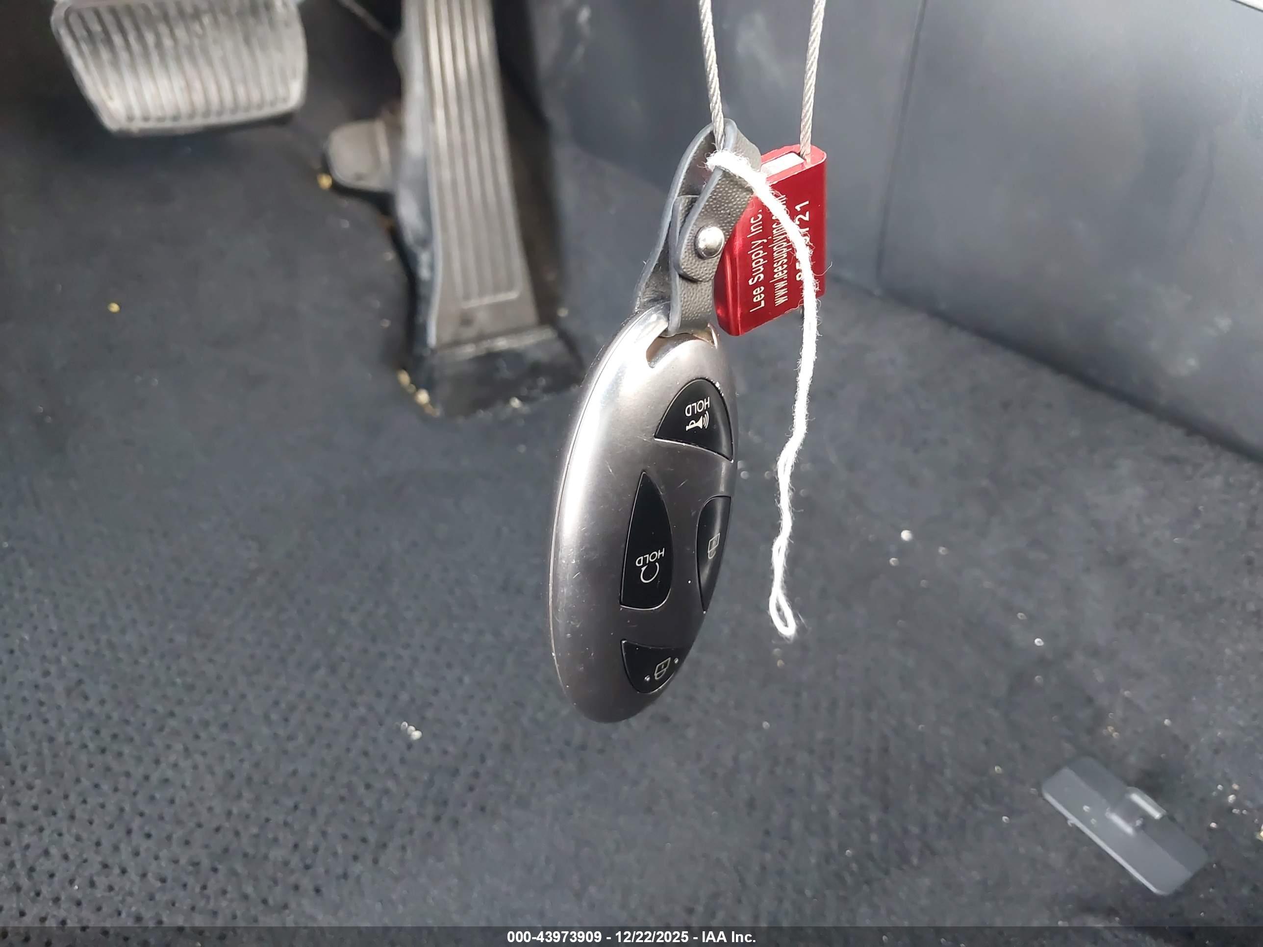HYUNDAI TUCSON image 11
