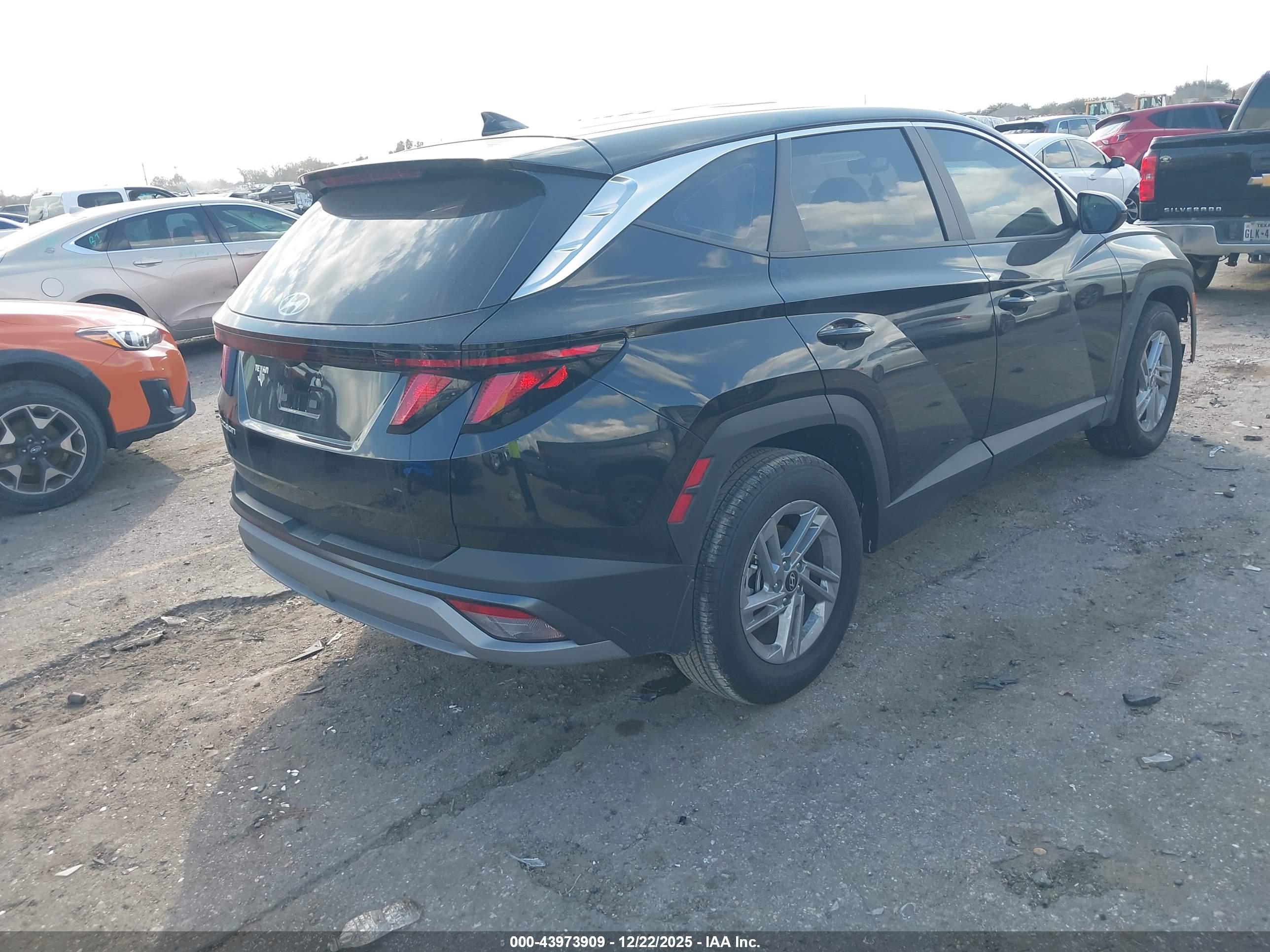 HYUNDAI TUCSON image 4