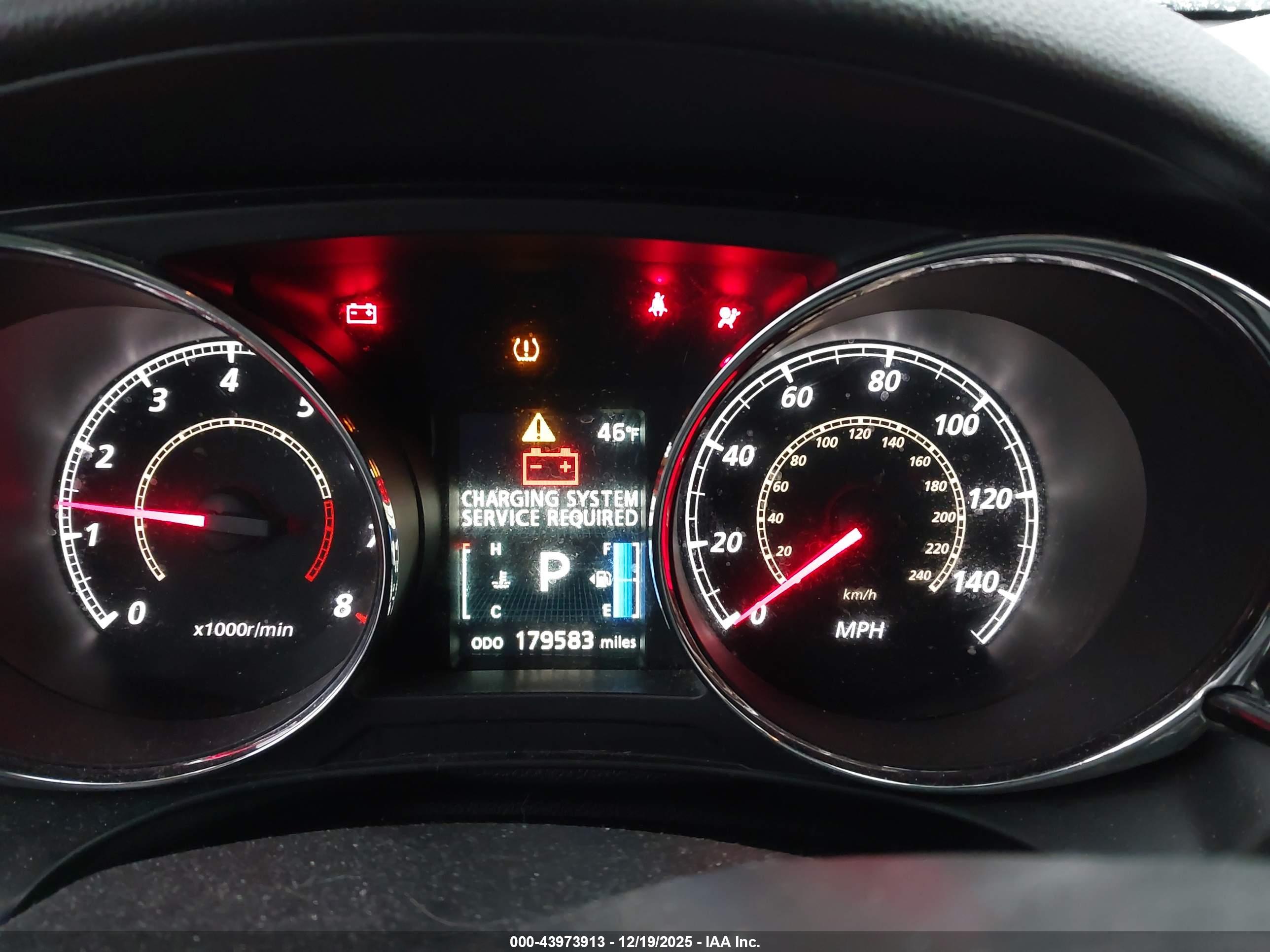 MITSUBISHI OUTLANDER image 7