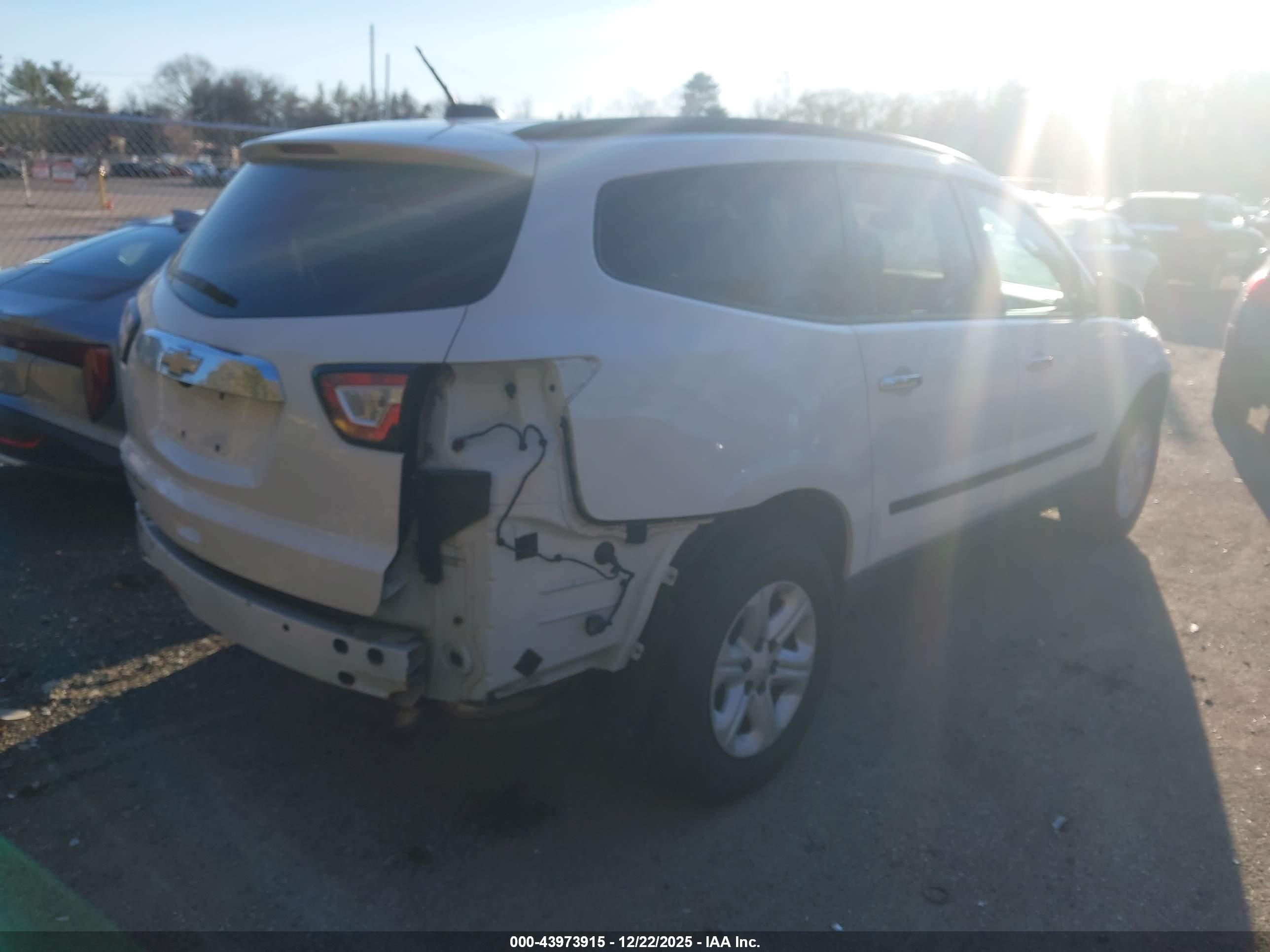 CHEVROLET TRAVERSE image 4