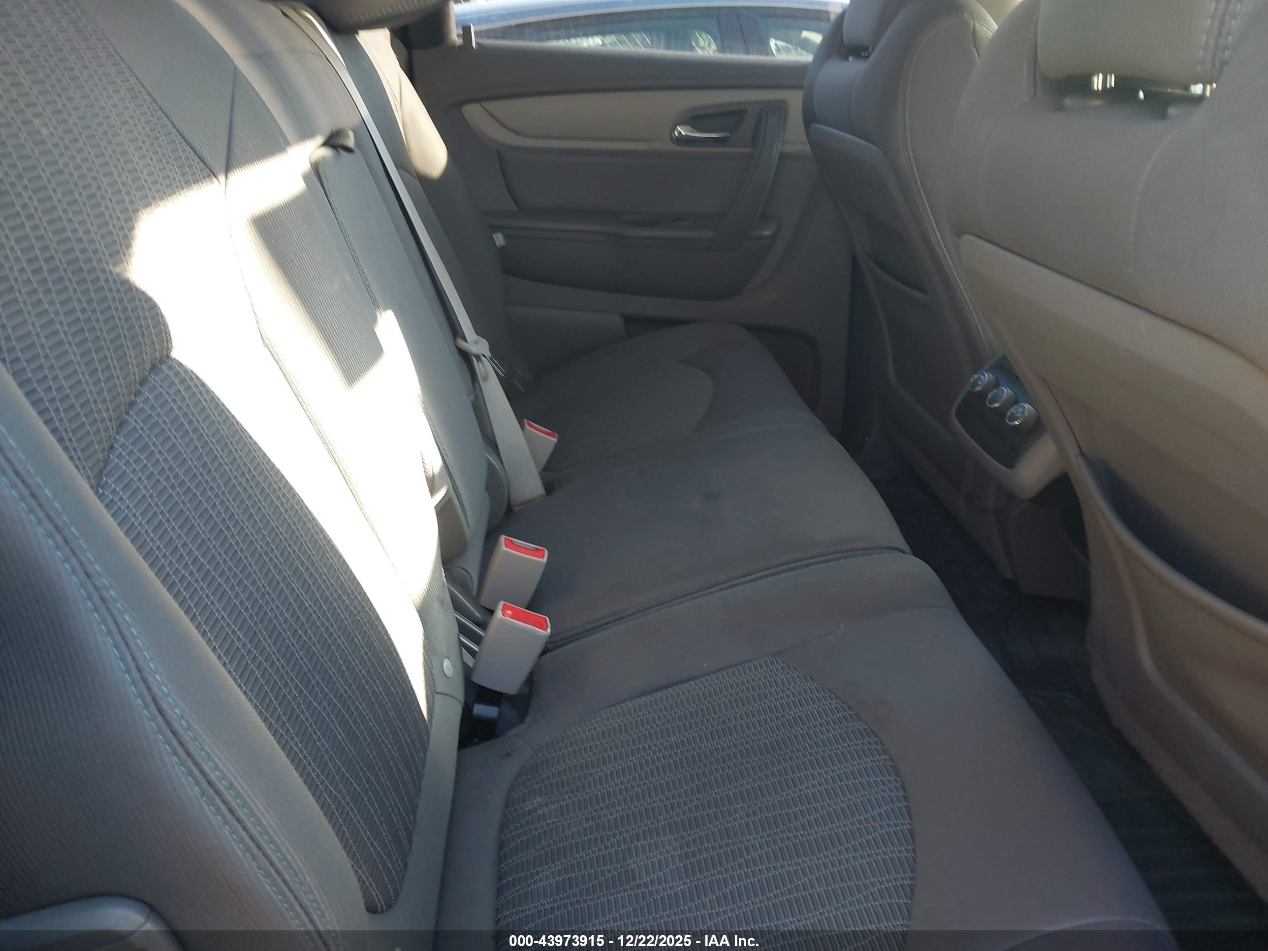 CHEVROLET TRAVERSE image 8
