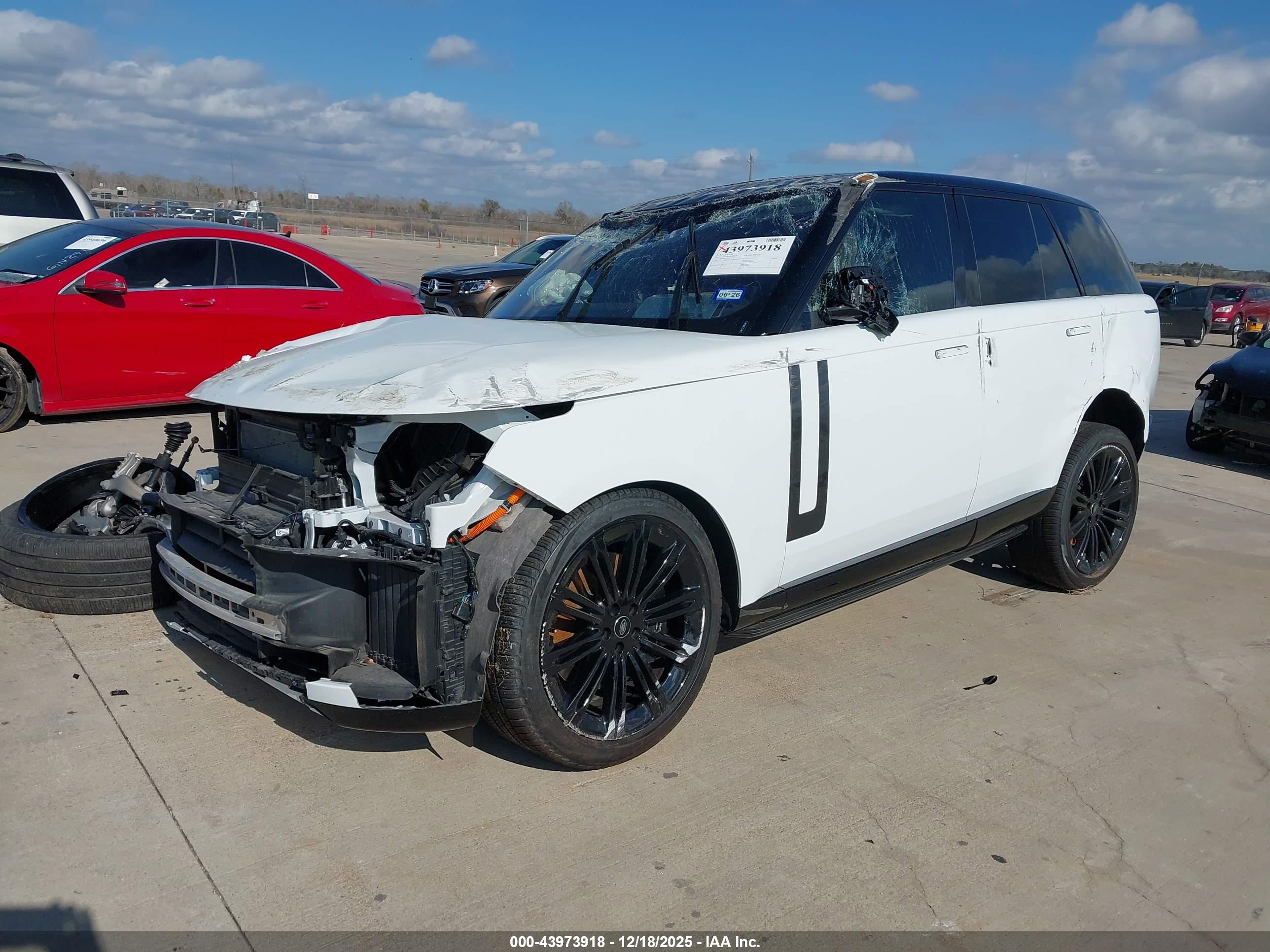 LAND ROVER image 2