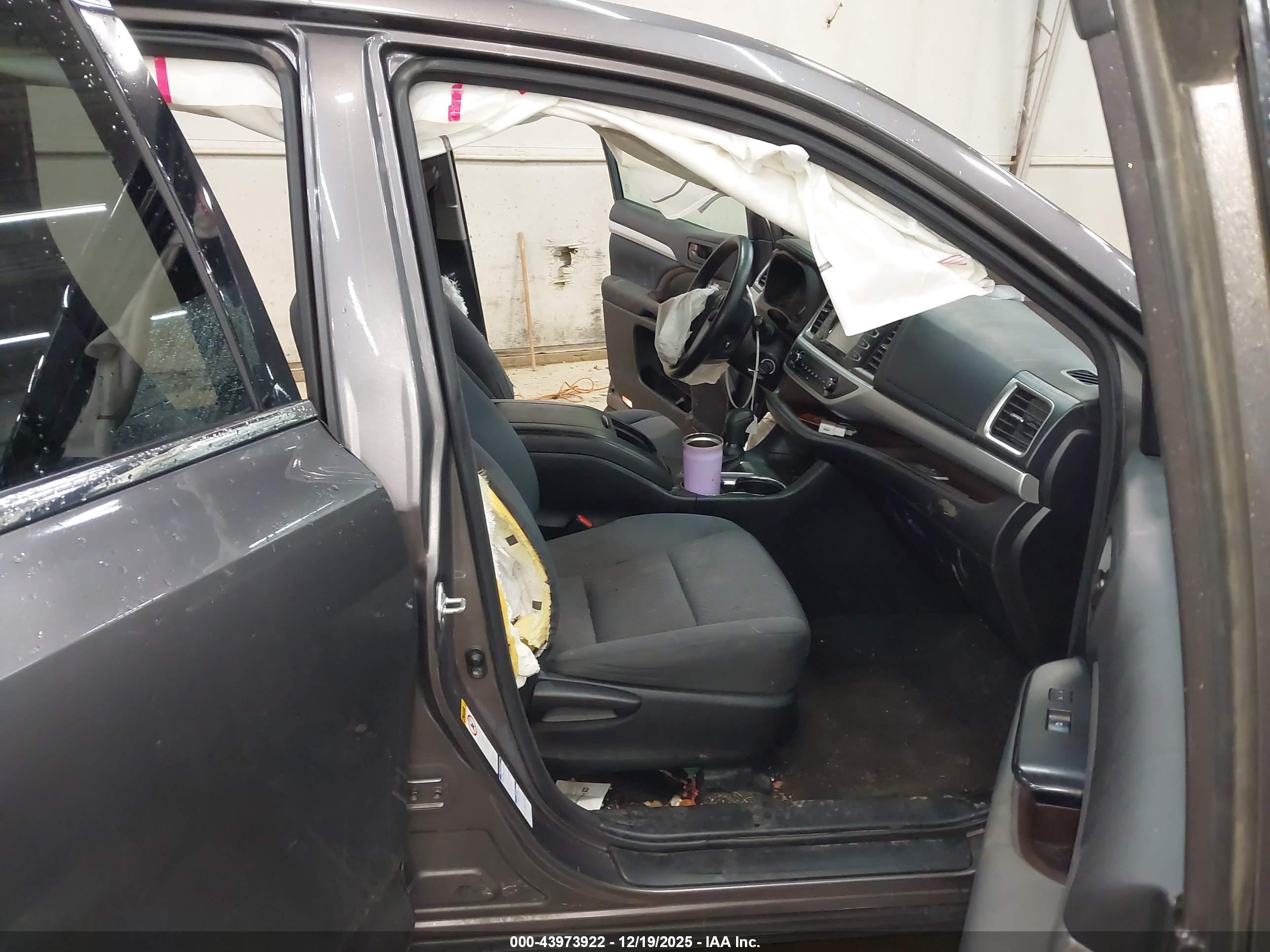 TOYOTA HIGHLANDER image 5