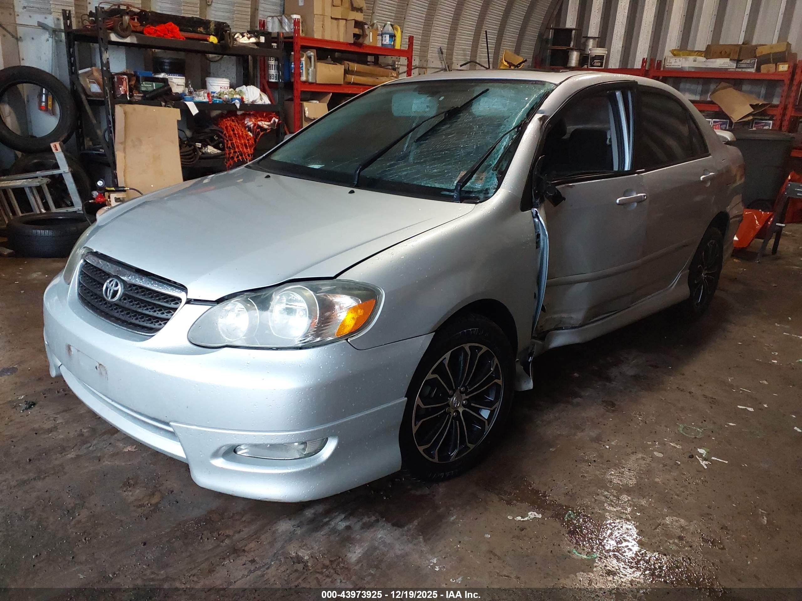 TOYOTA COROLLA image 2