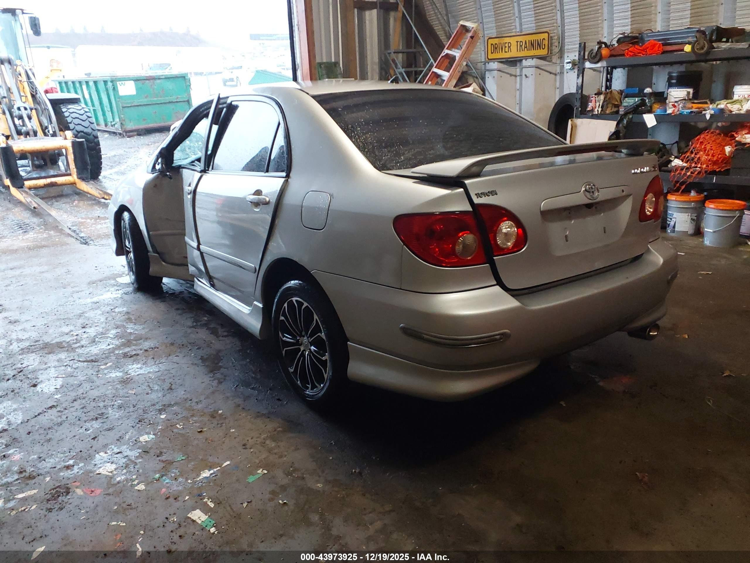 TOYOTA COROLLA image 3