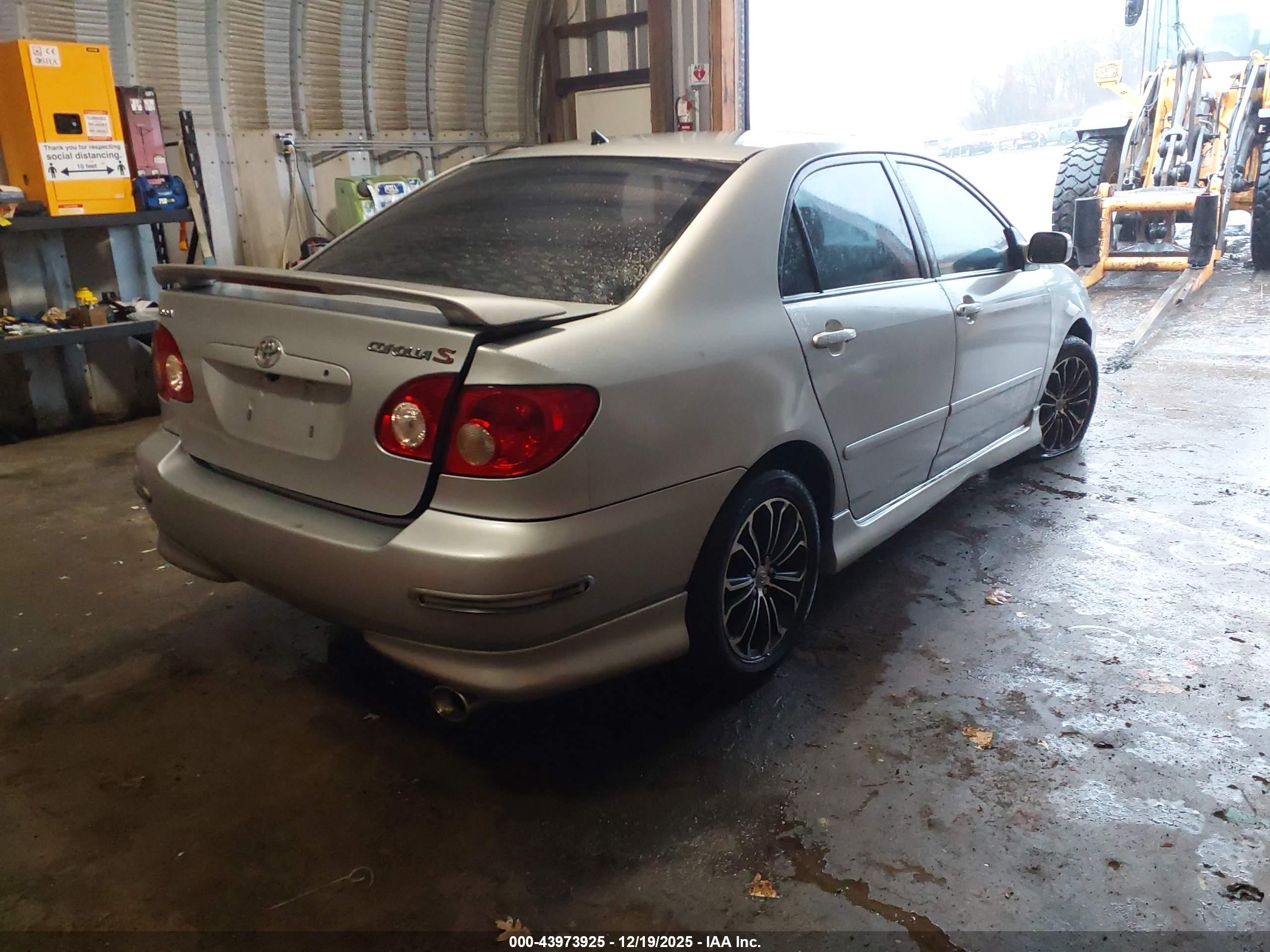 TOYOTA COROLLA image 4