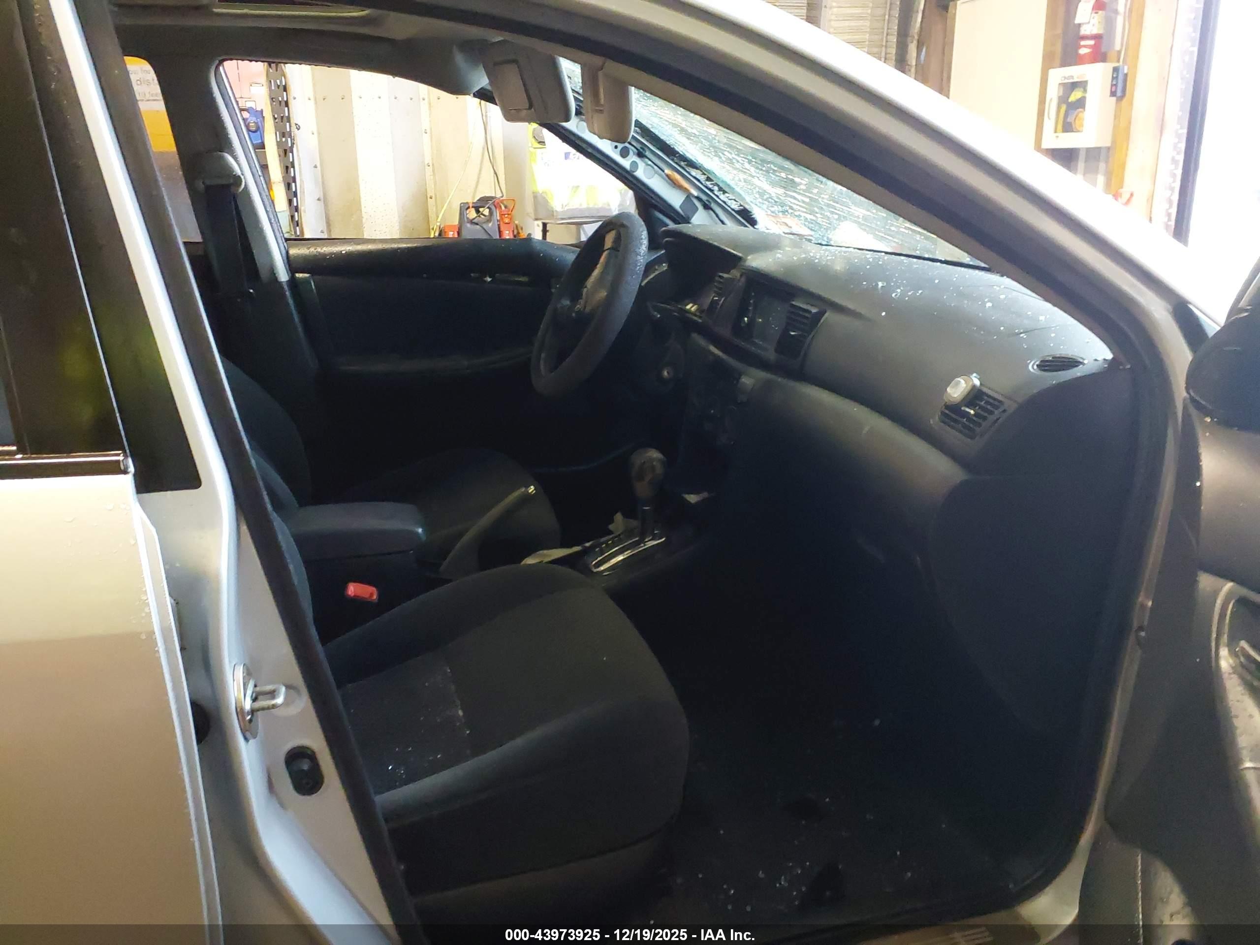 TOYOTA COROLLA image 5