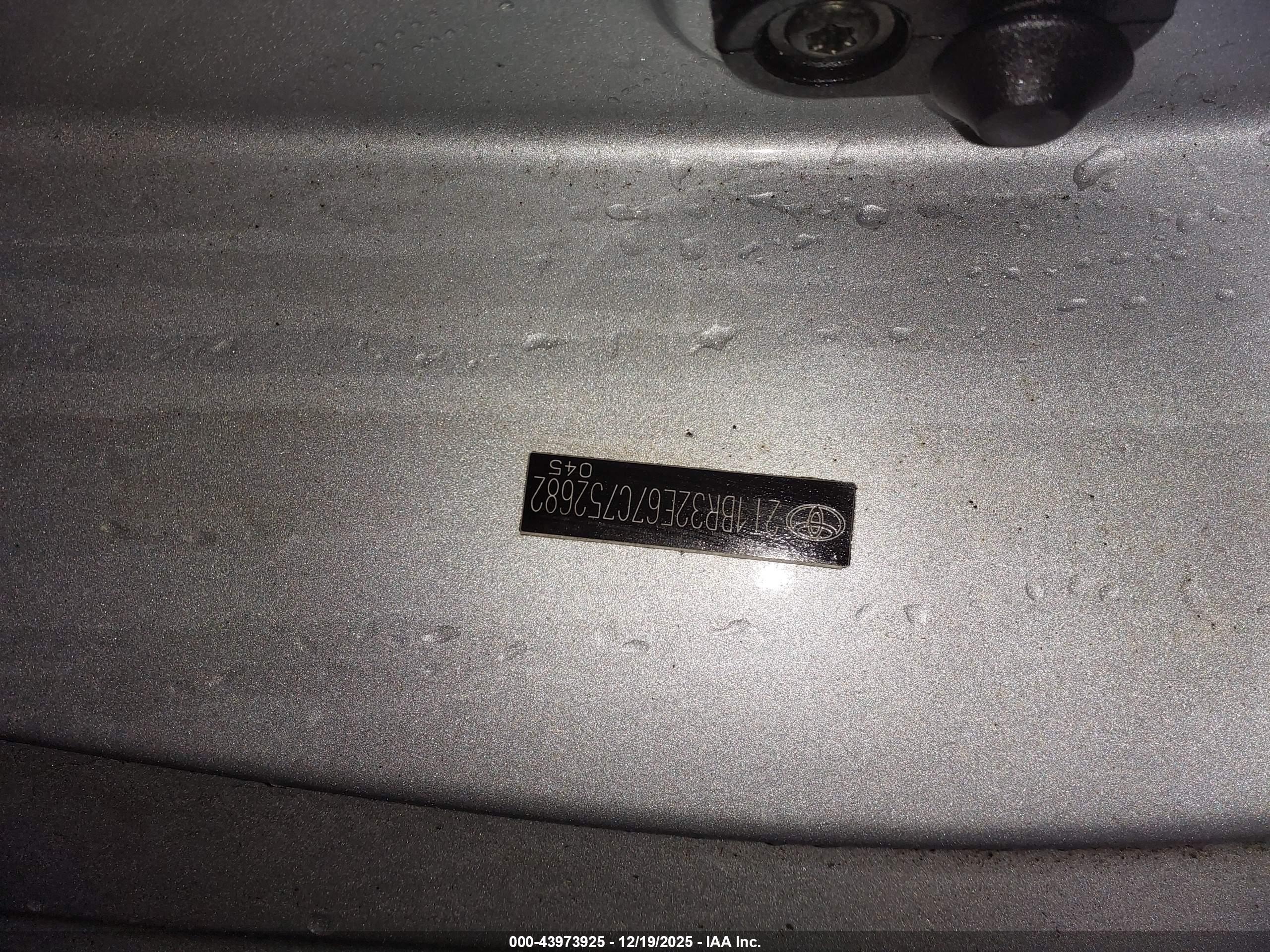 TOYOTA COROLLA image 9
