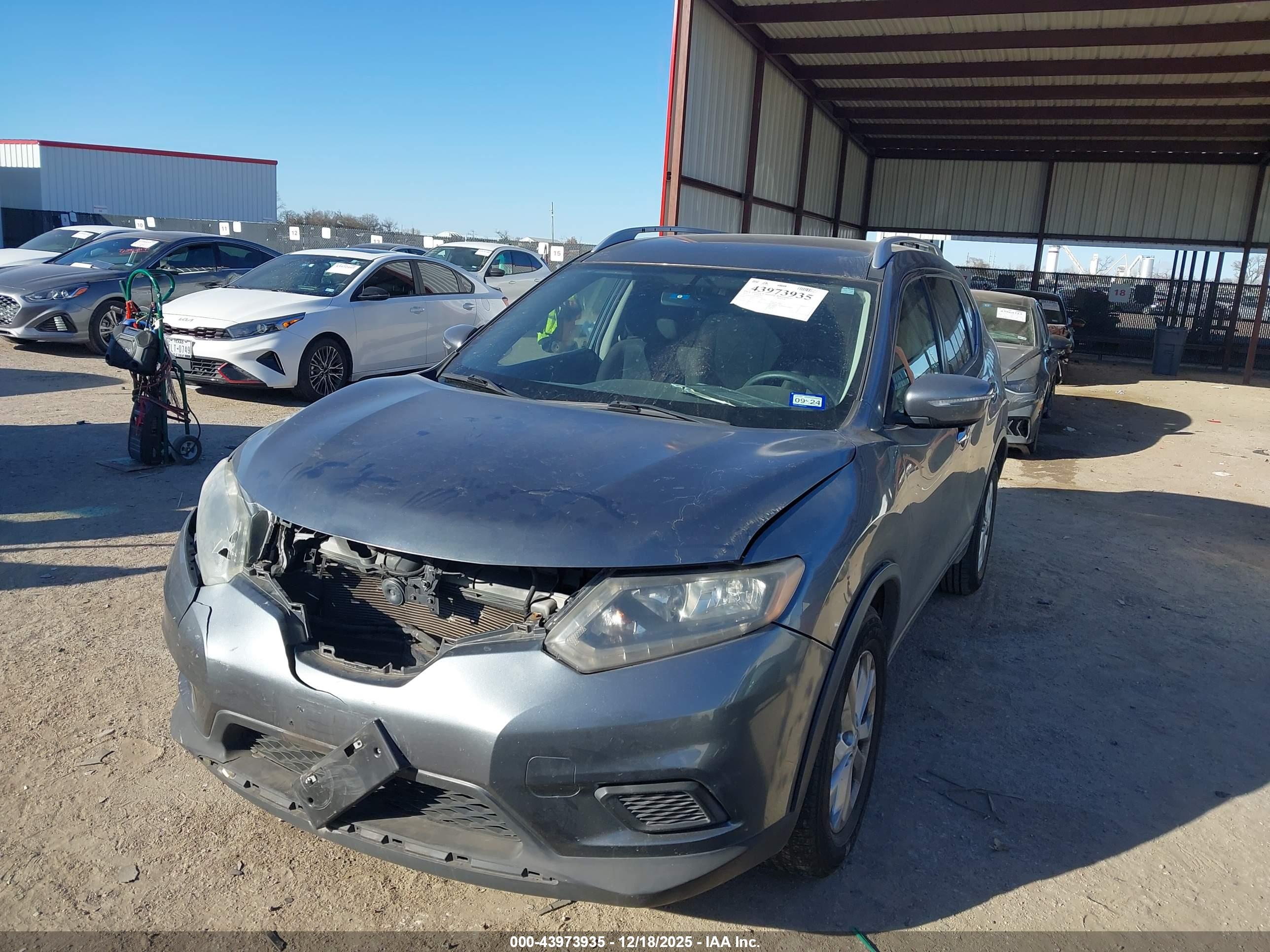 NISSAN ROGUE image 2