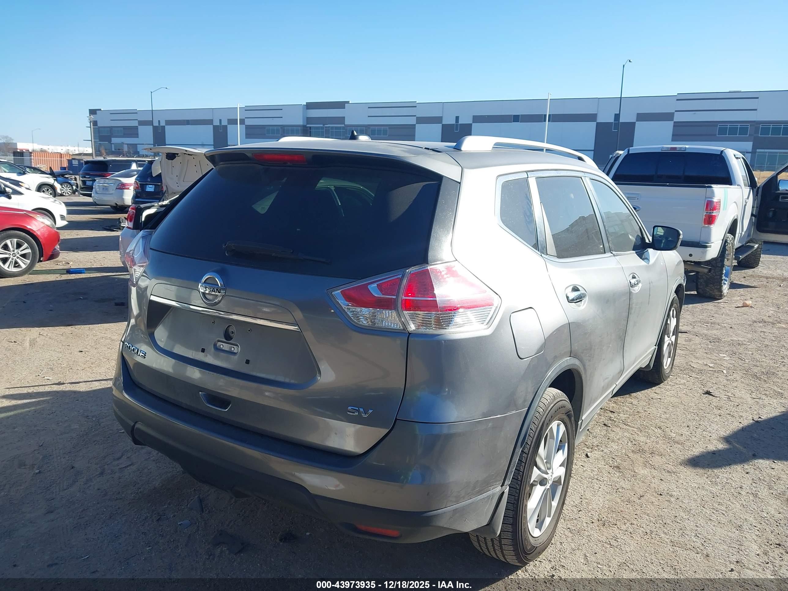 NISSAN ROGUE image 4