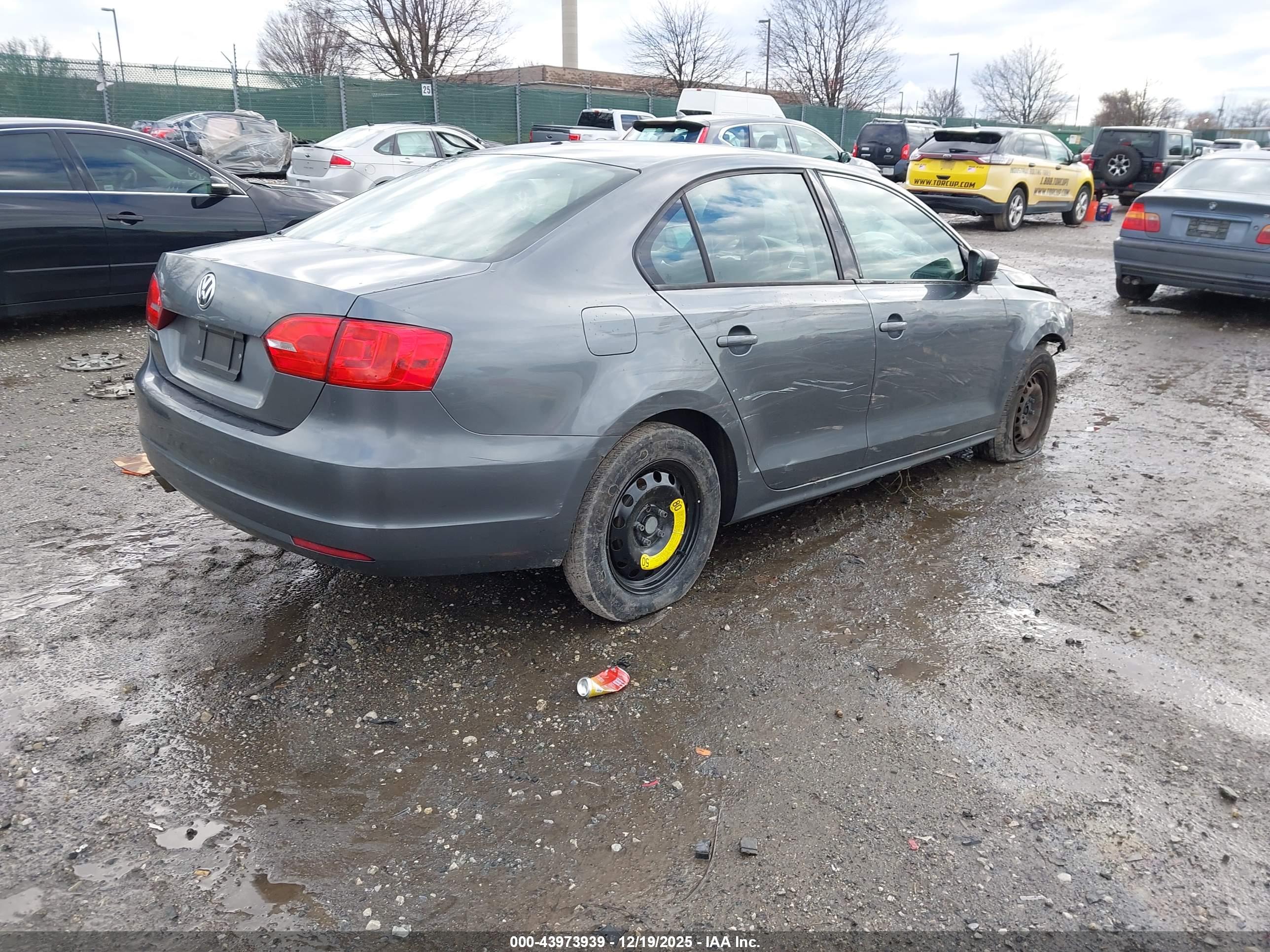 VOLKSWAGEN JETTA image 4