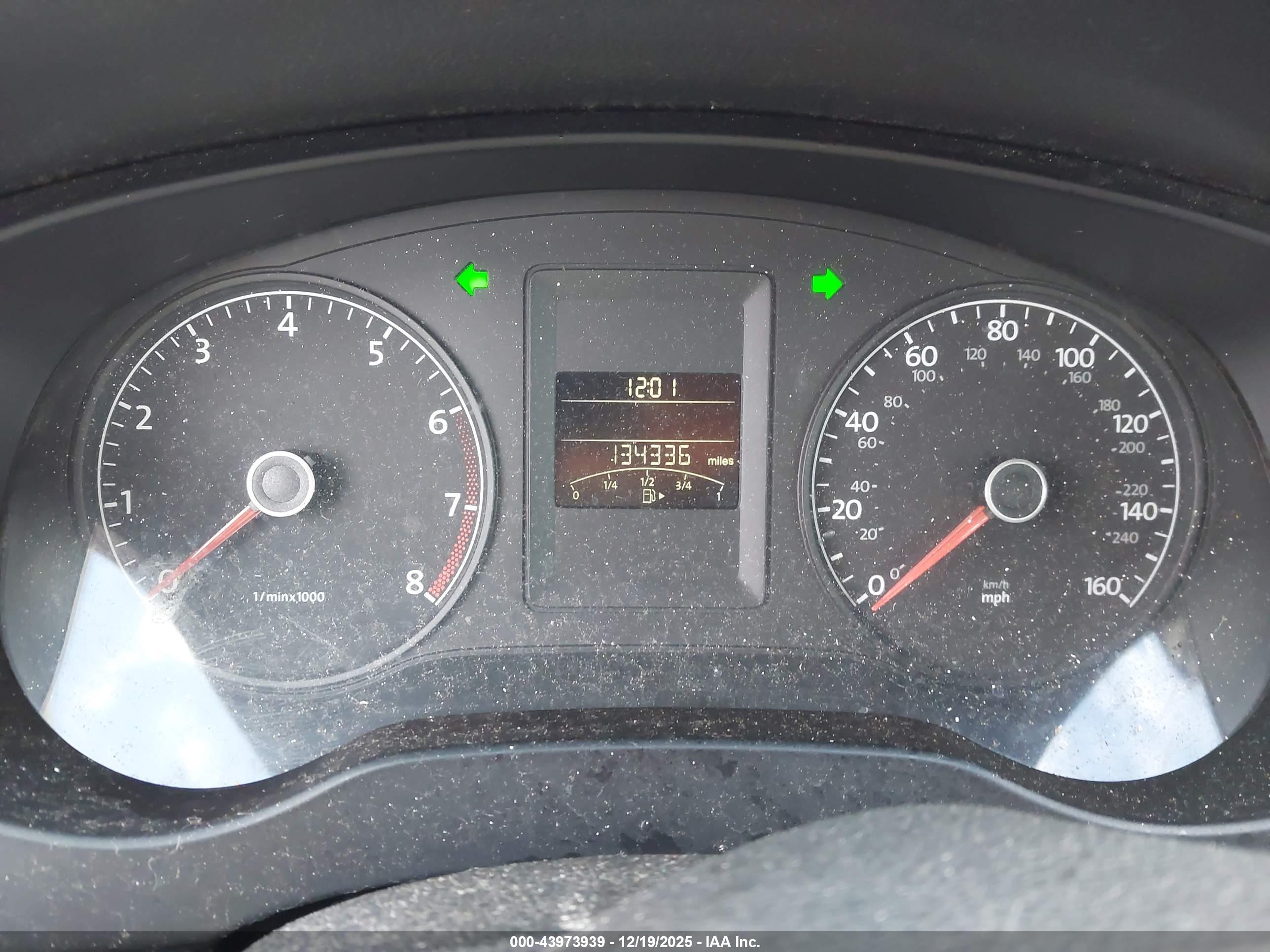VOLKSWAGEN JETTA image 7