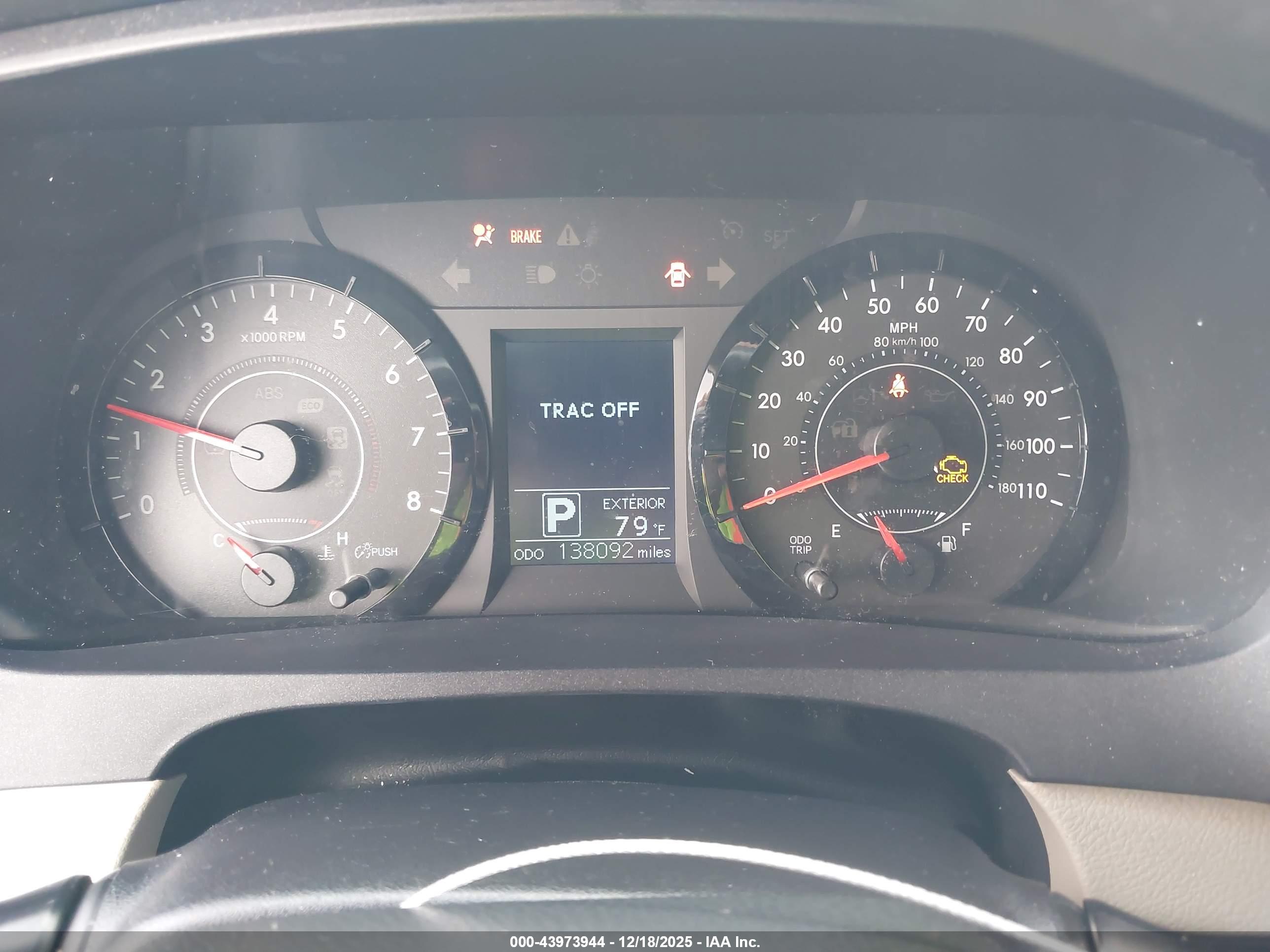 TOYOTA SIENNA image 7