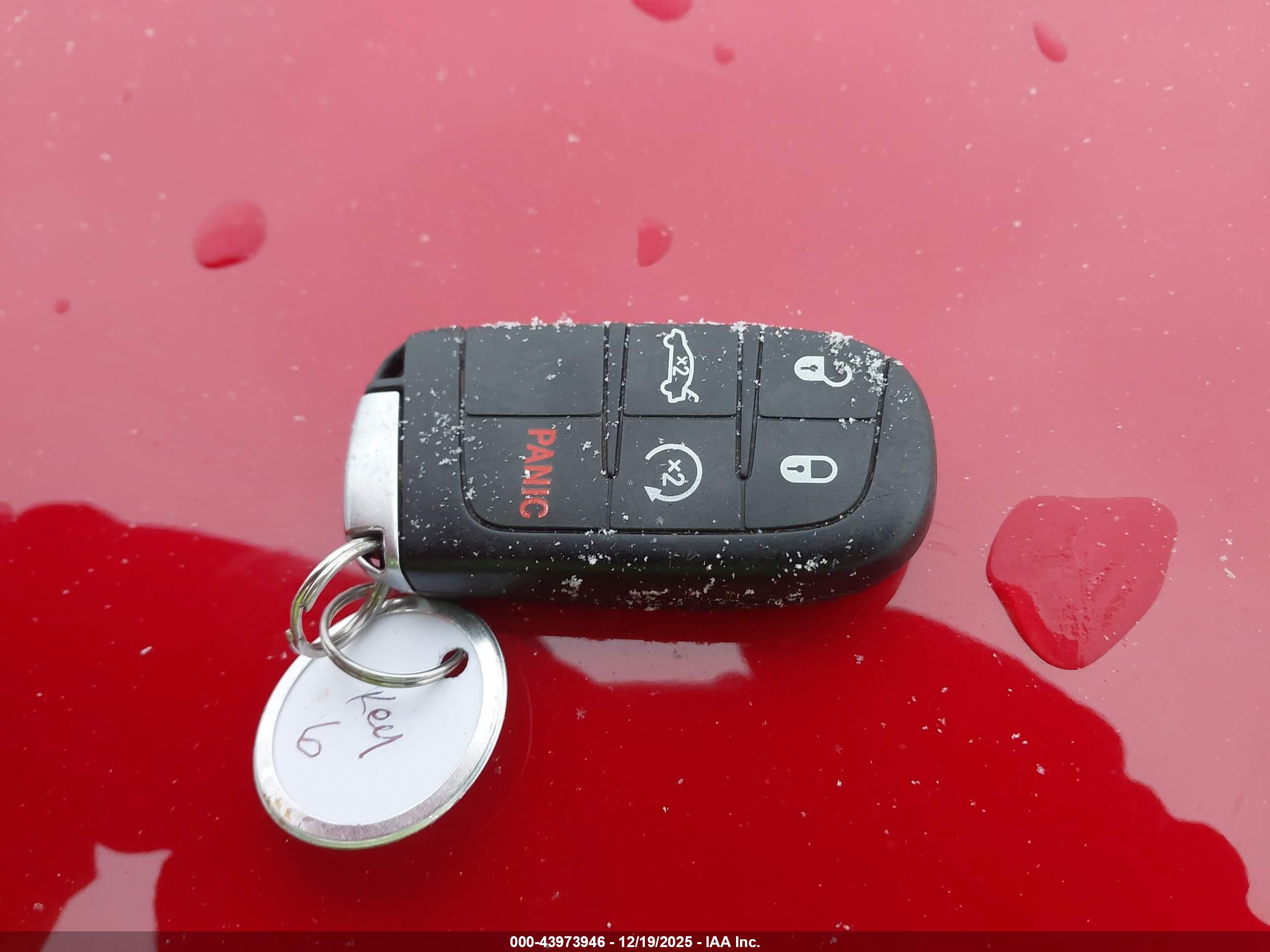 CHRYSLER 300 image 11