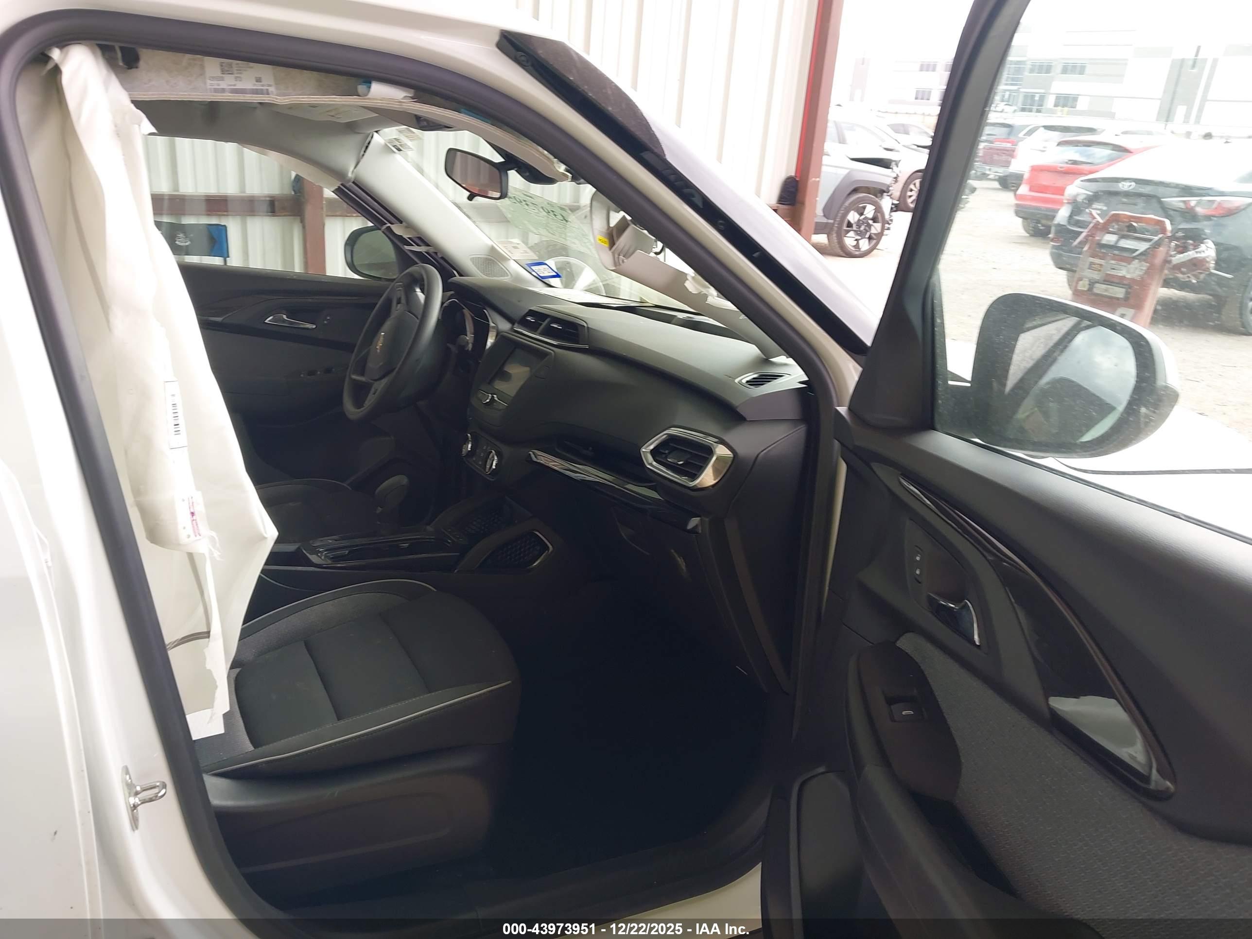CHEVROLET TRAILBLAZER image 5