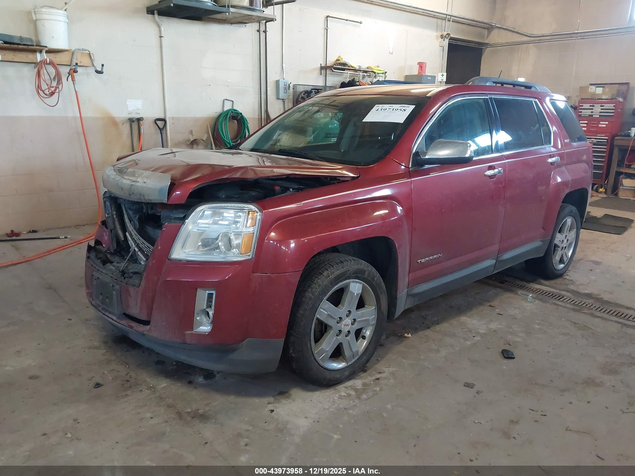 GMC TERRAIN image 2