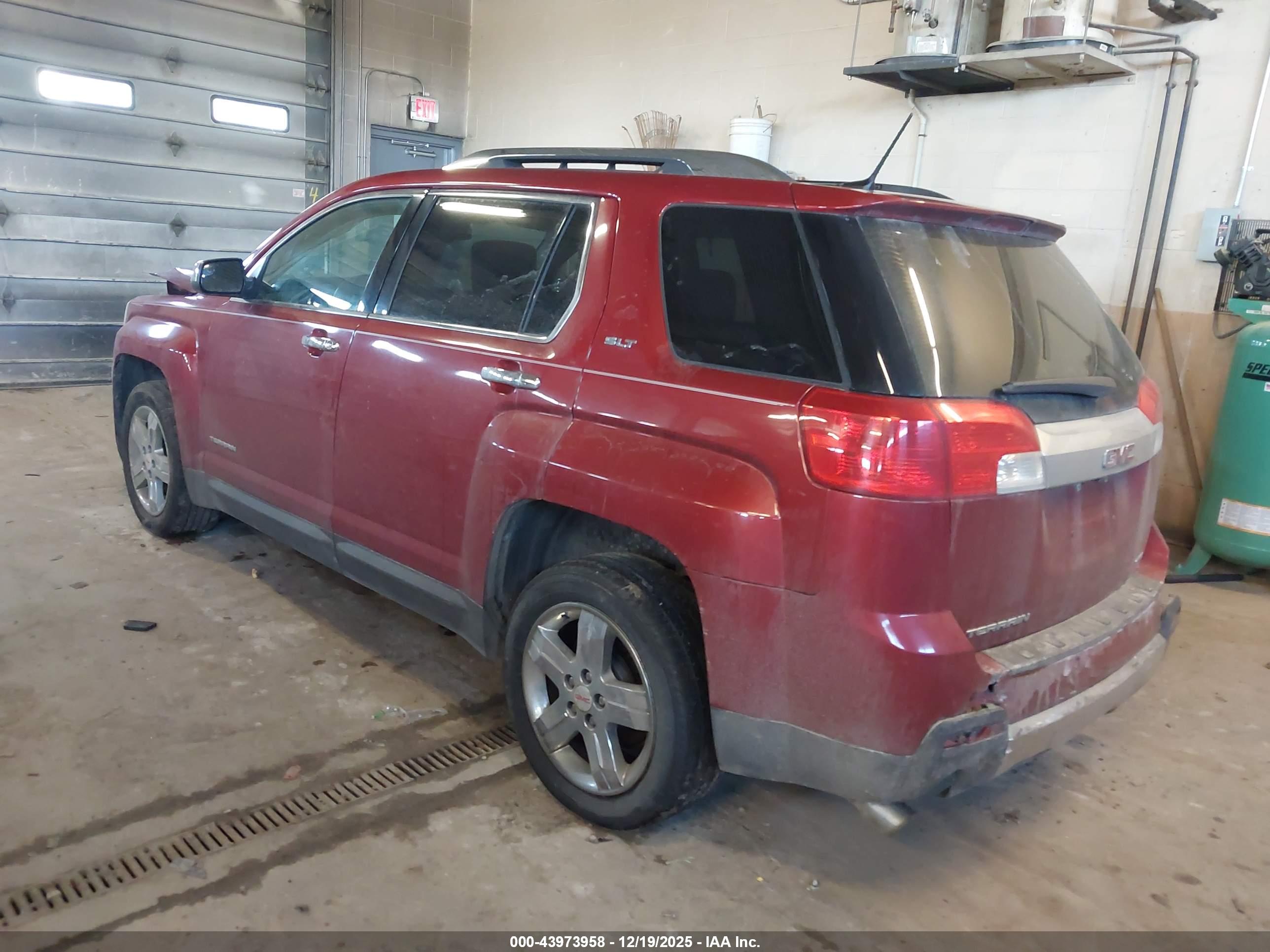 GMC TERRAIN image 3