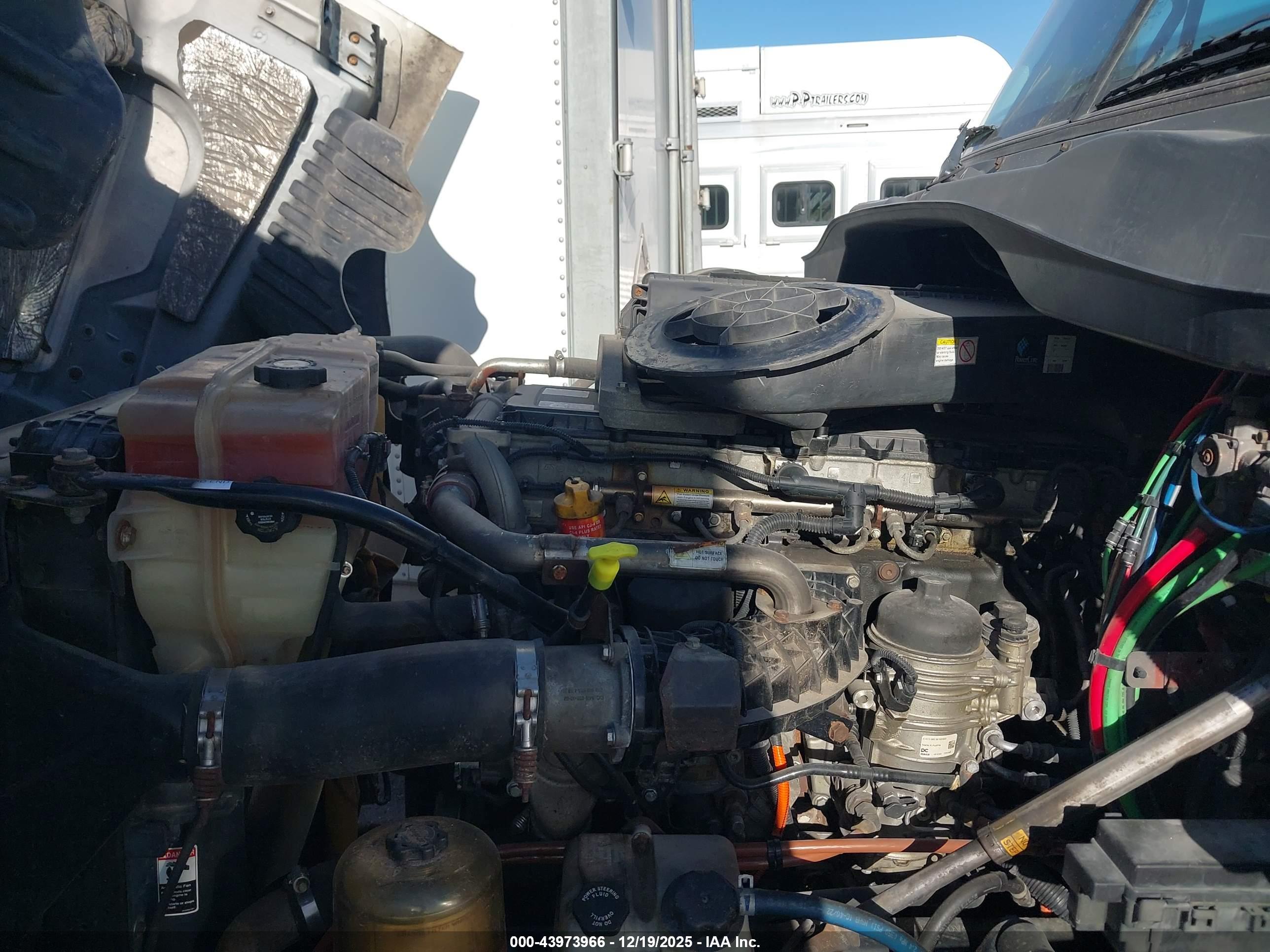 FREIGHTLINER CASCADIA image 10