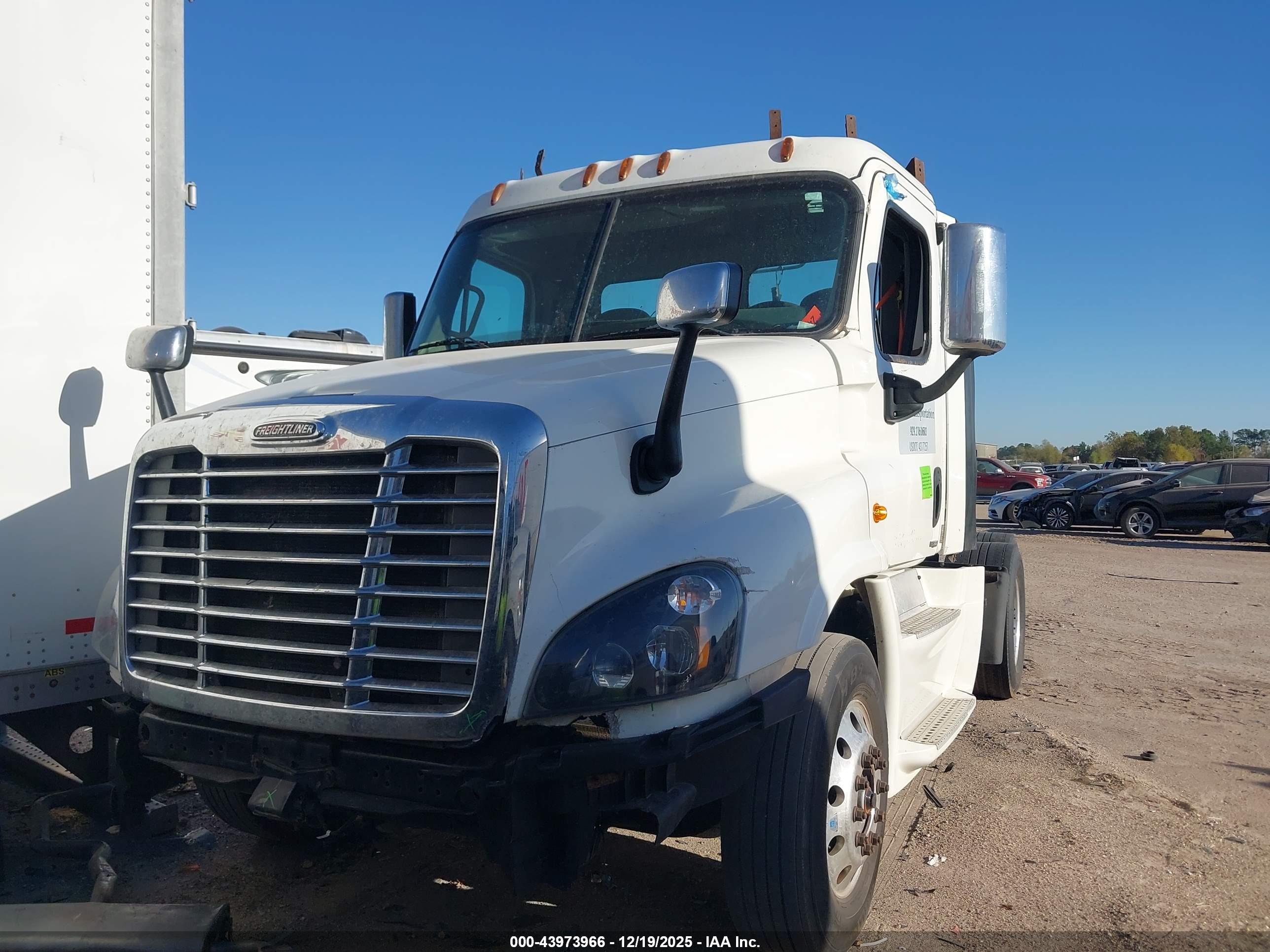FREIGHTLINER CASCADIA image 2