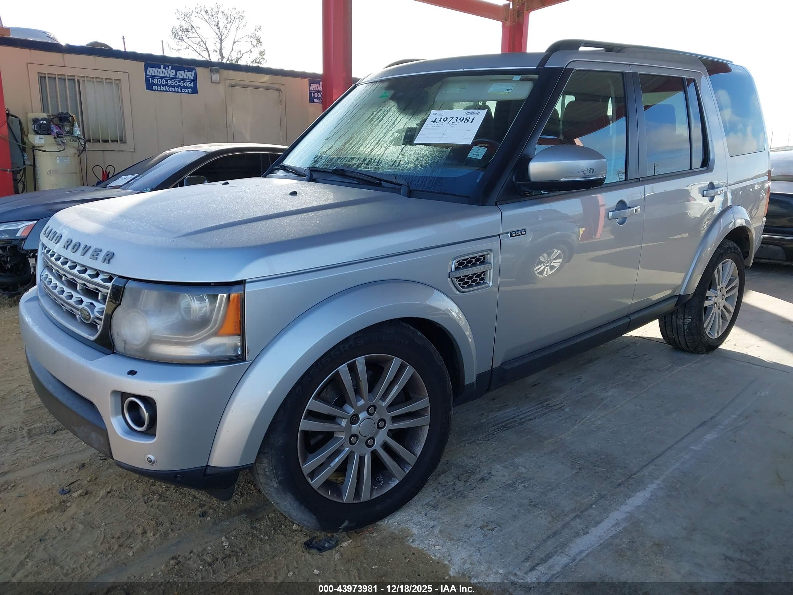 LAND ROVER image 2