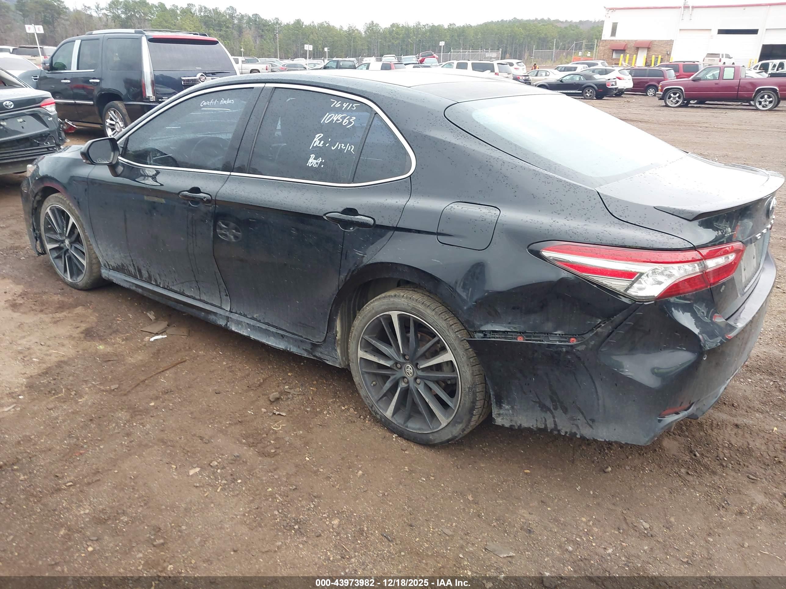 TOYOTA CAMRY image 3