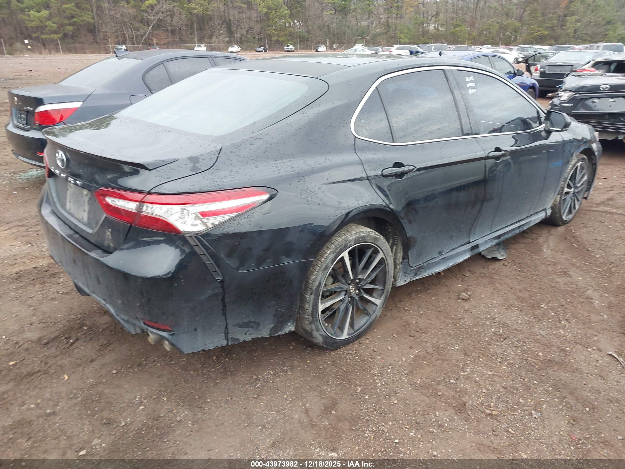 TOYOTA CAMRY image 4