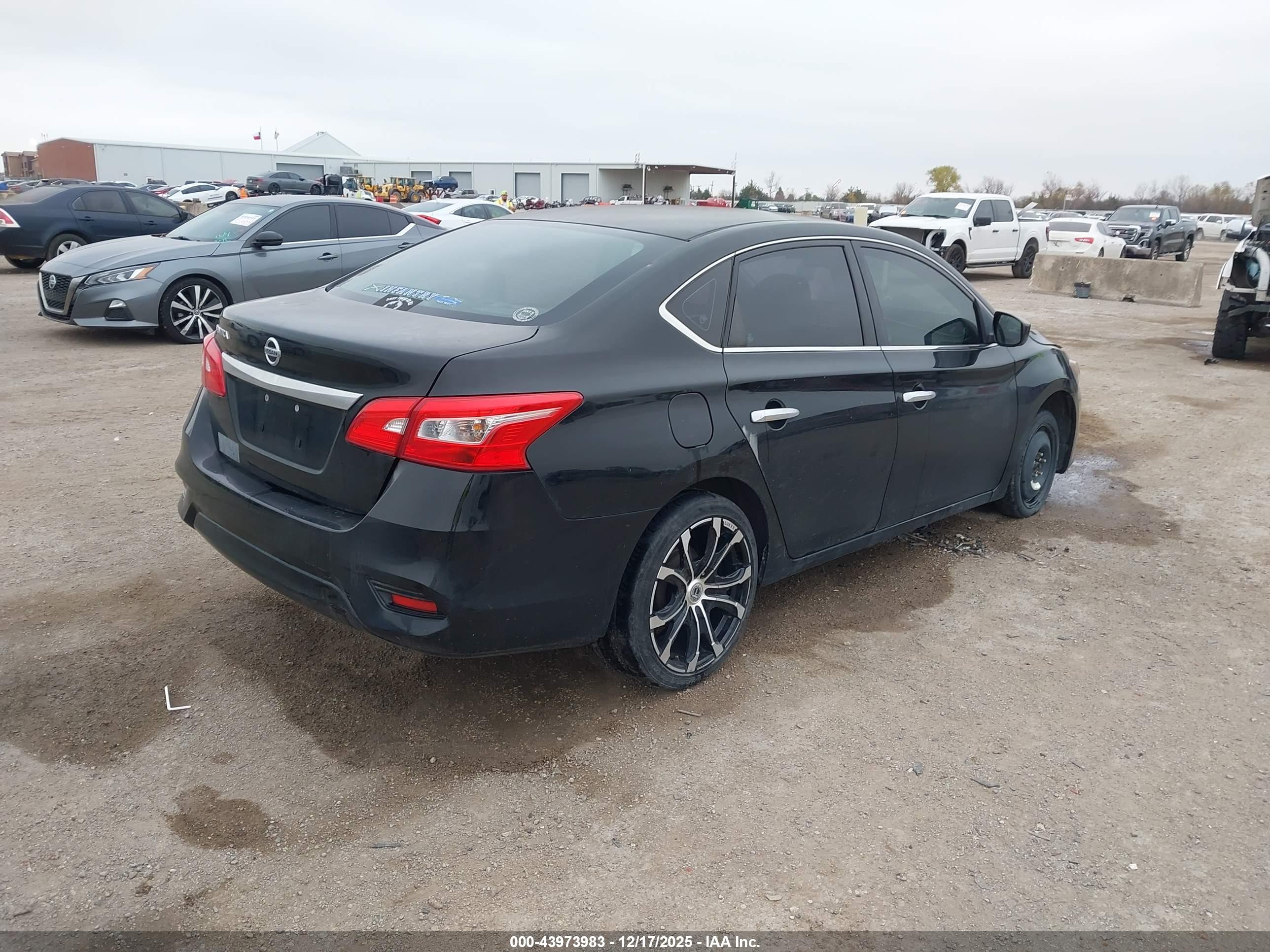 NISSAN SENTRA image 4