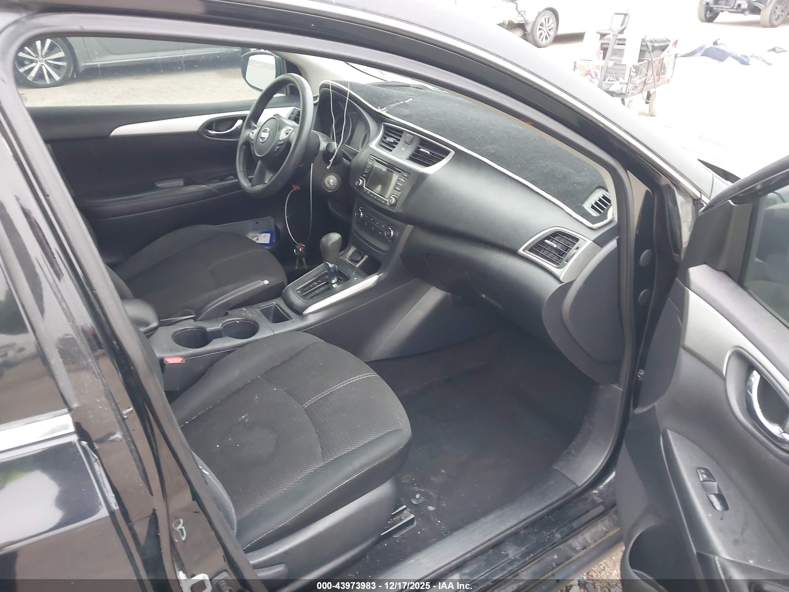 NISSAN SENTRA image 5