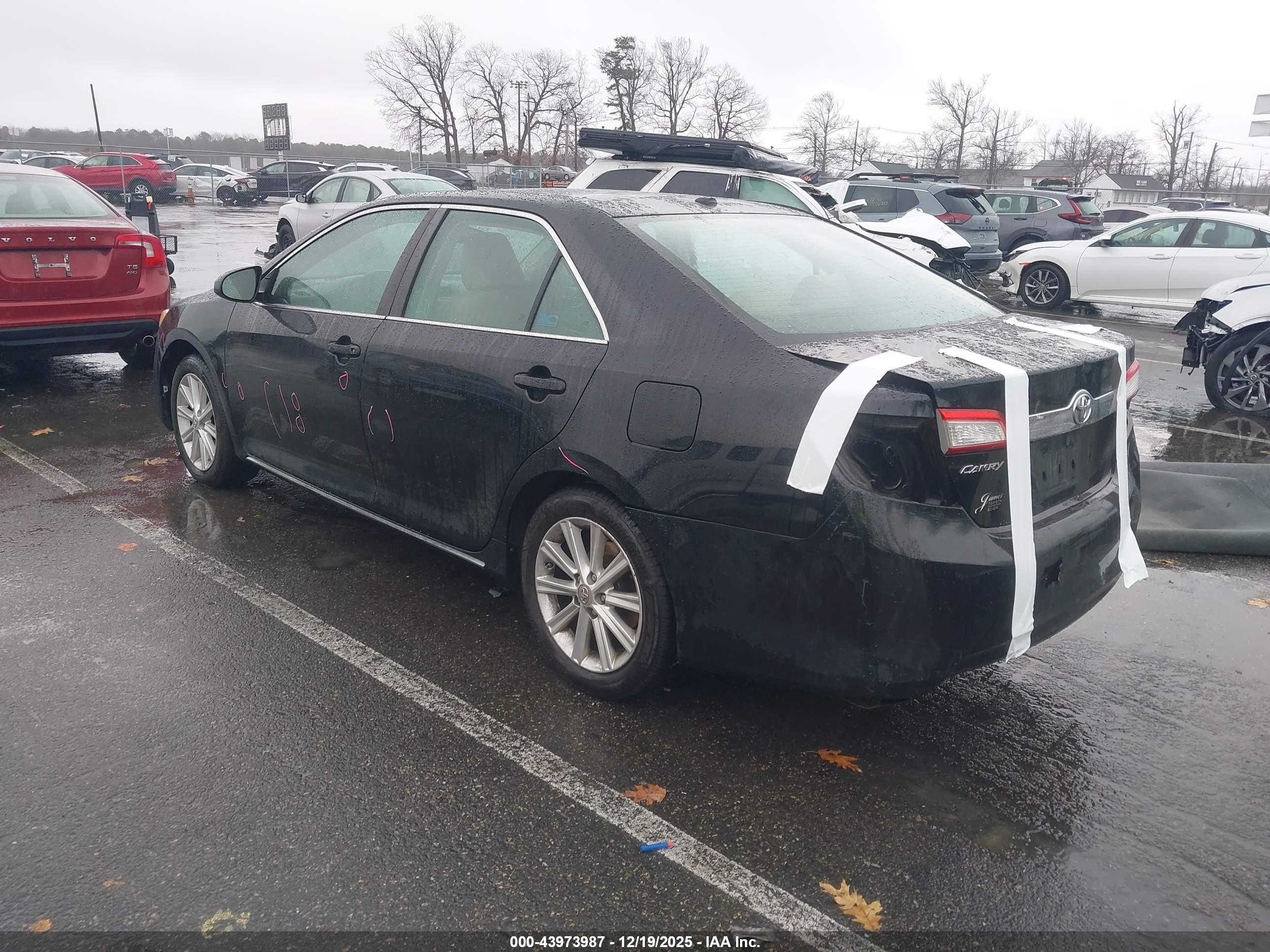 TOYOTA CAMRY image 3