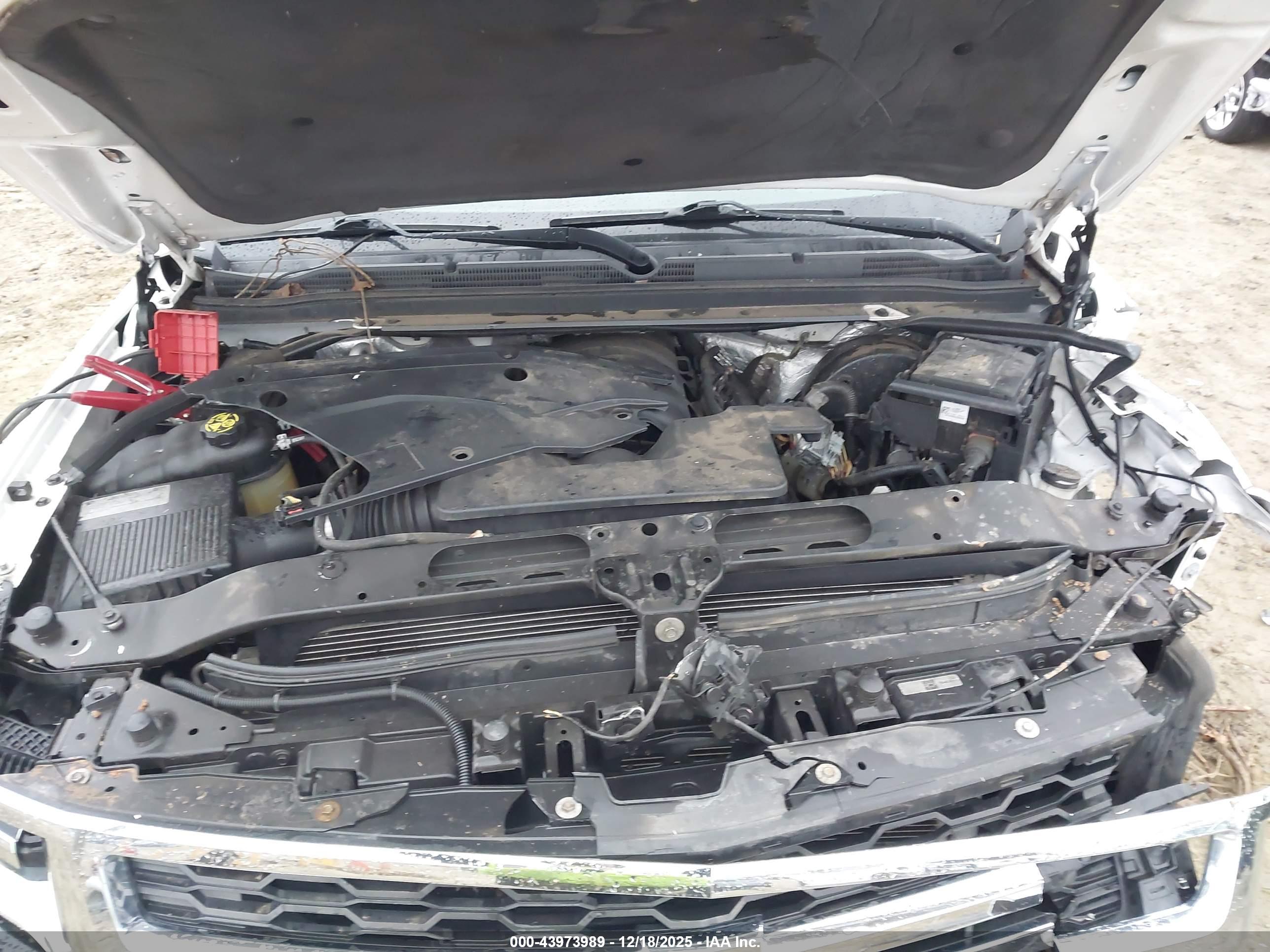 CHEVROLET TAHOE image 10