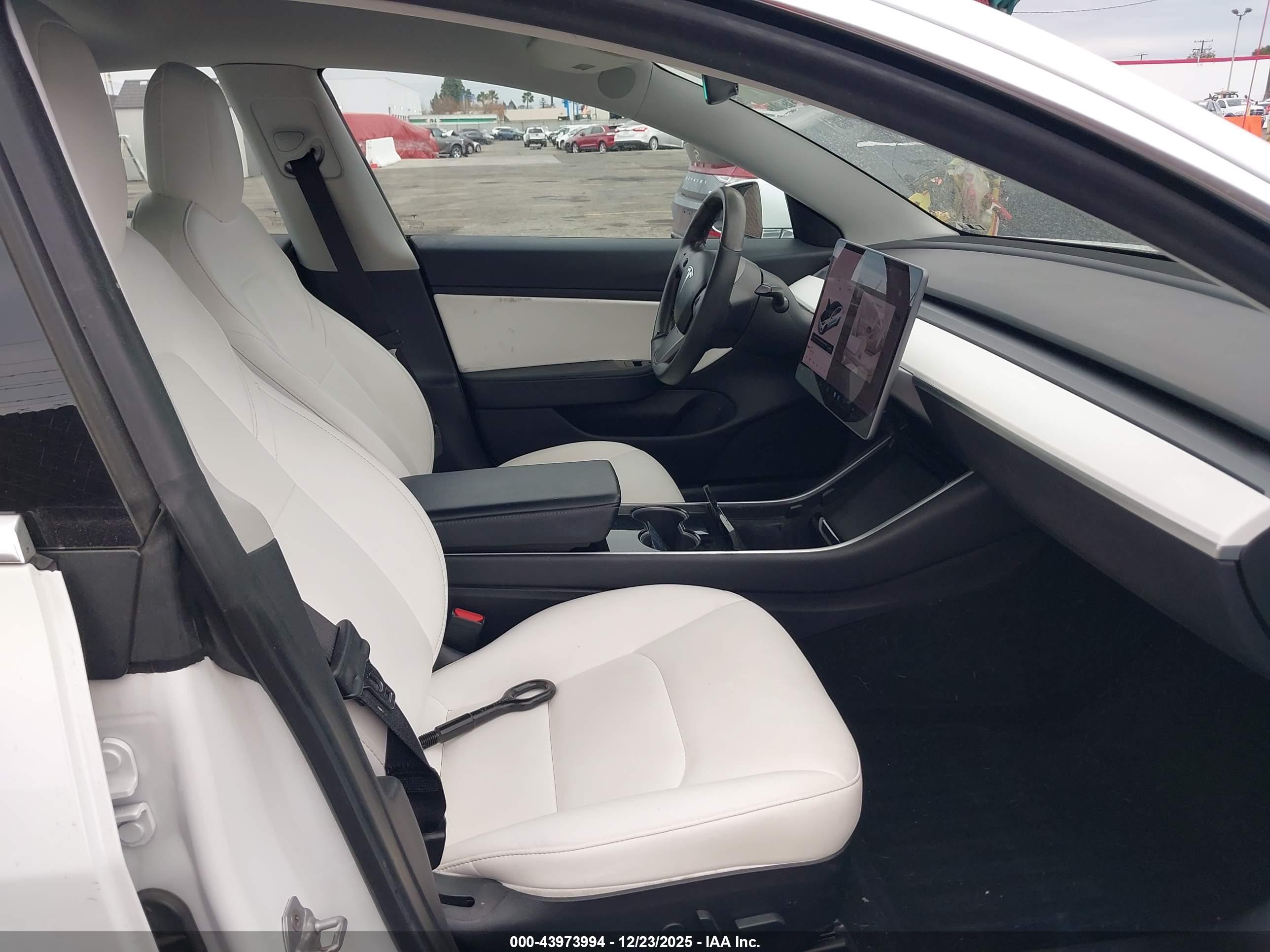 TESLA MODEL image 5
