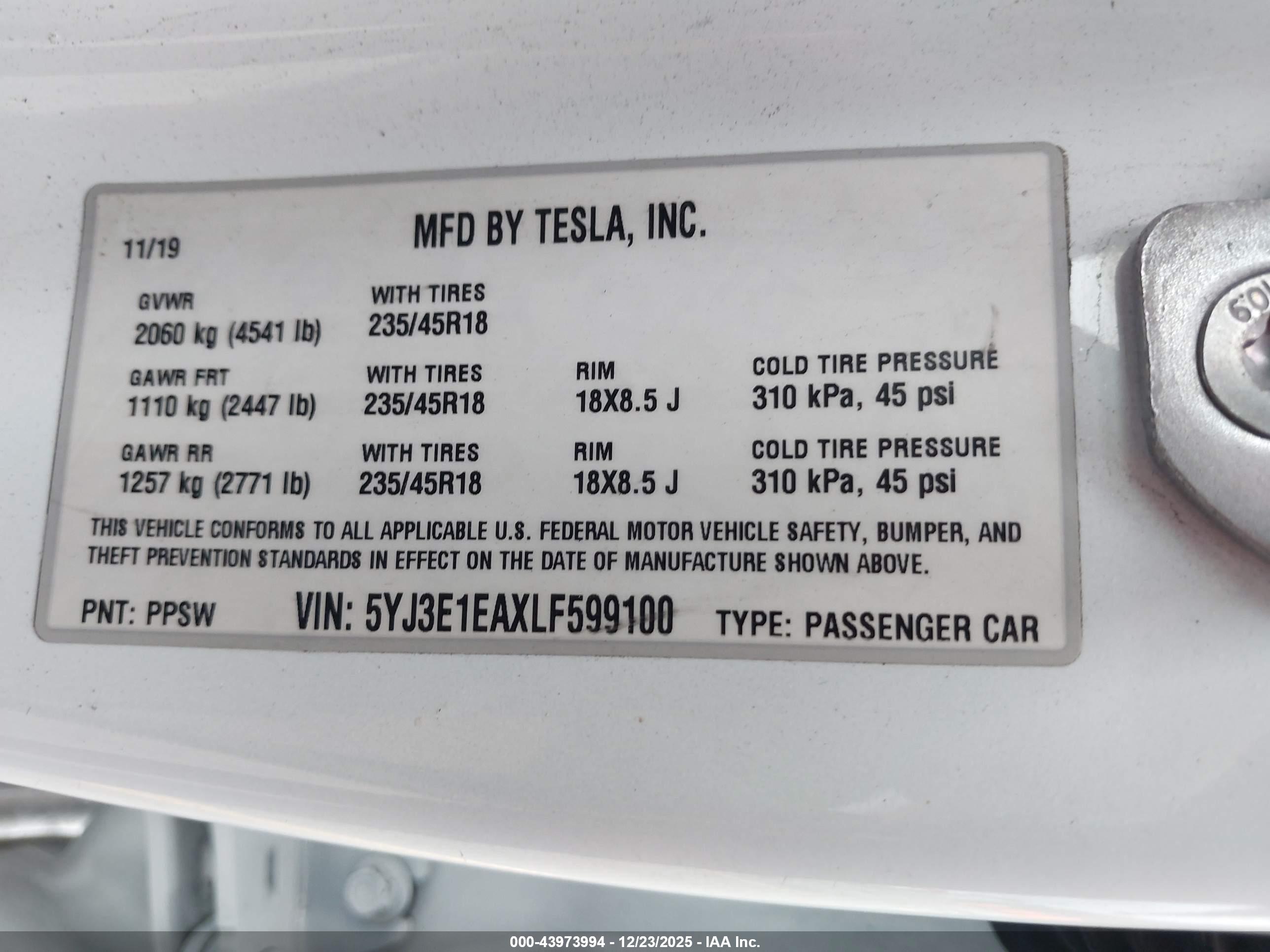 TESLA MODEL image 9