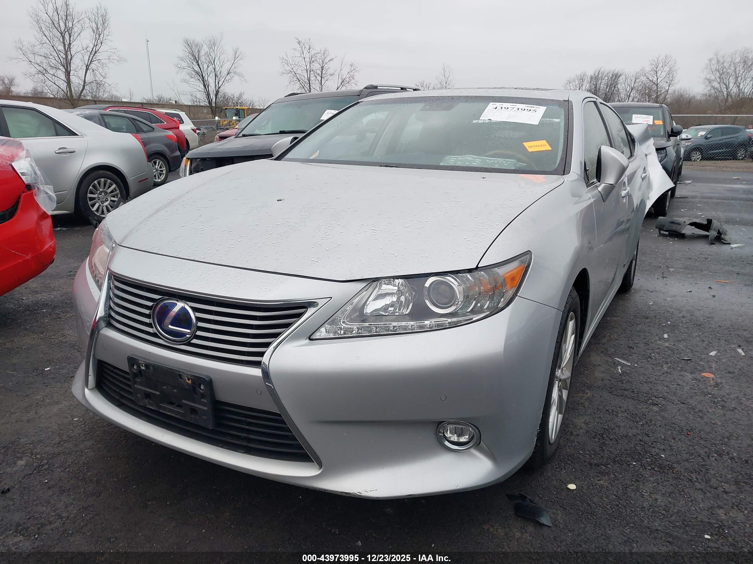 LEXUS ES image 2