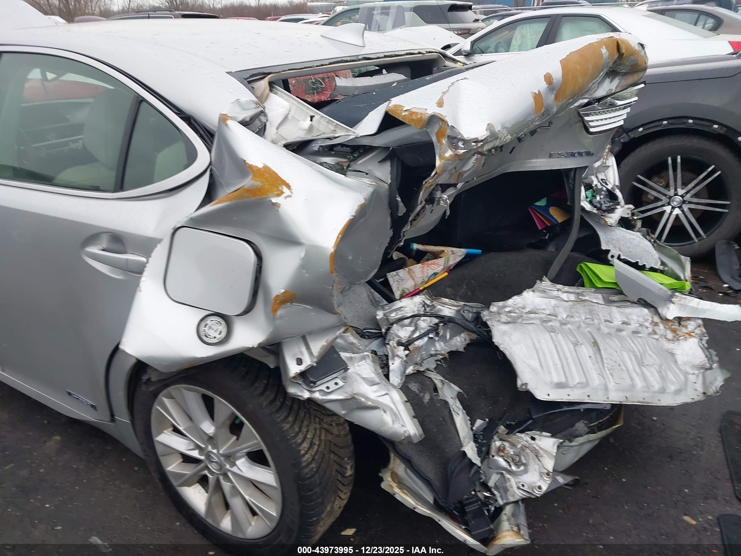 LEXUS ES image 6