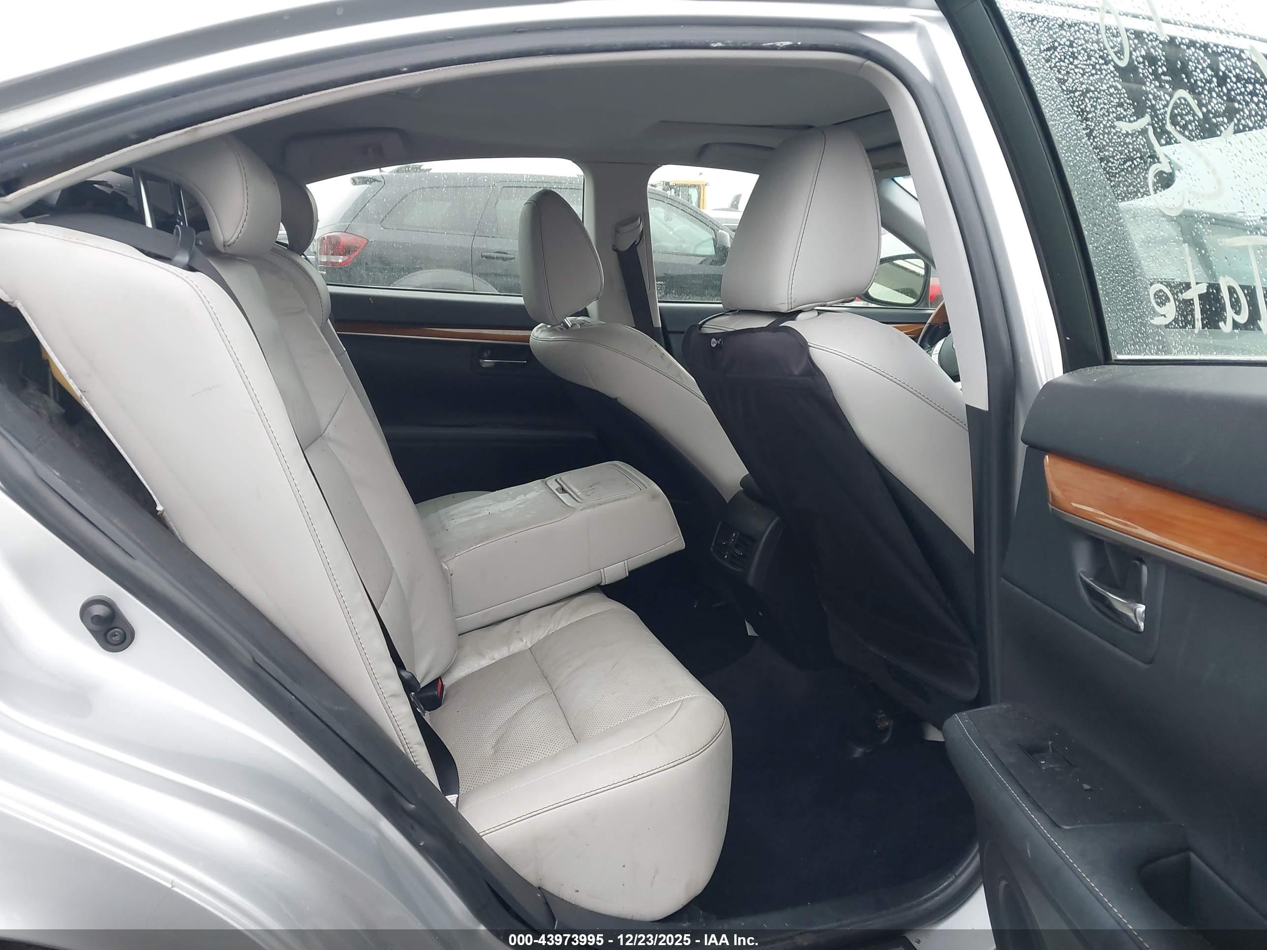 LEXUS ES image 8