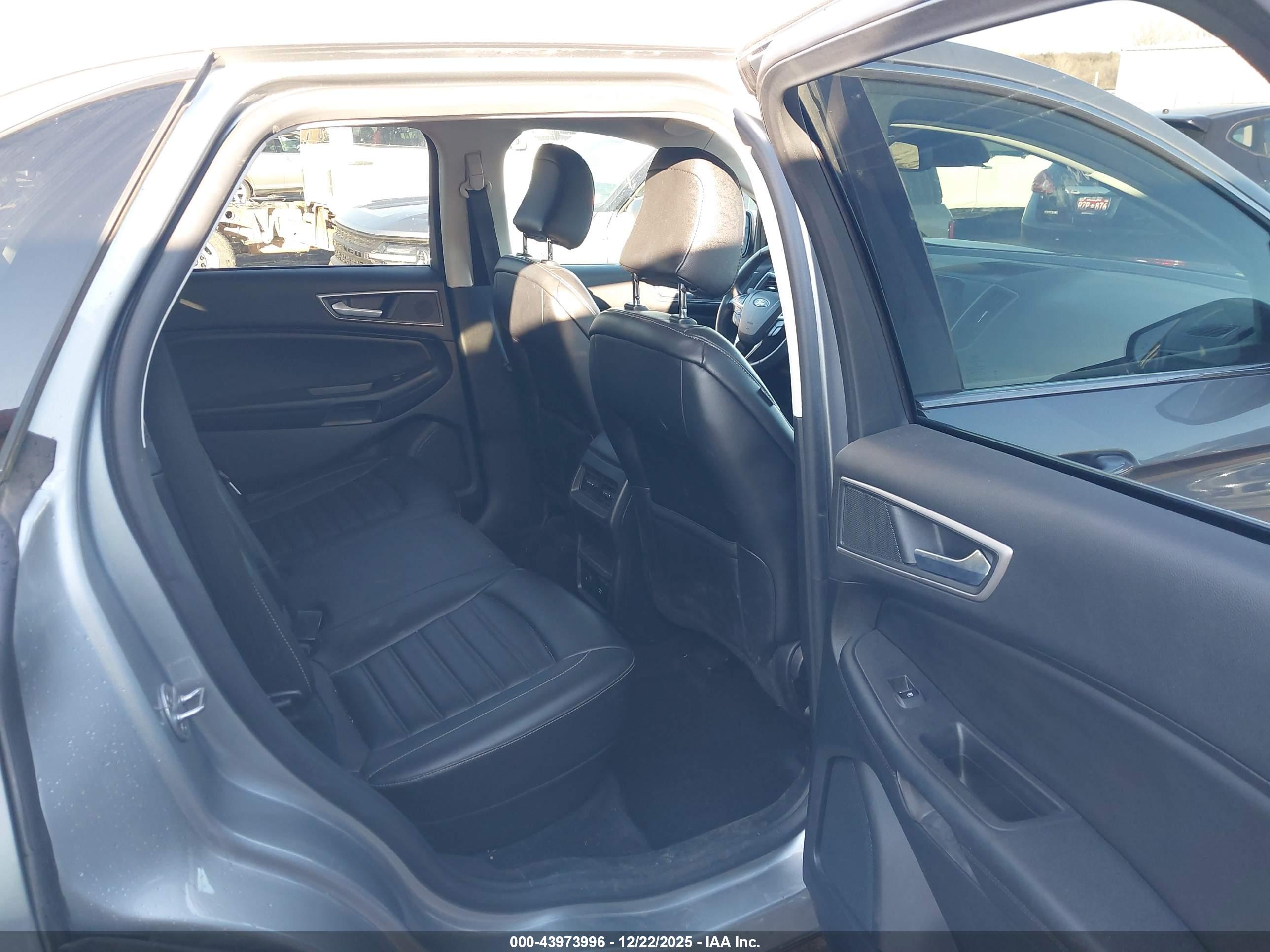 FORD EDGE image 8