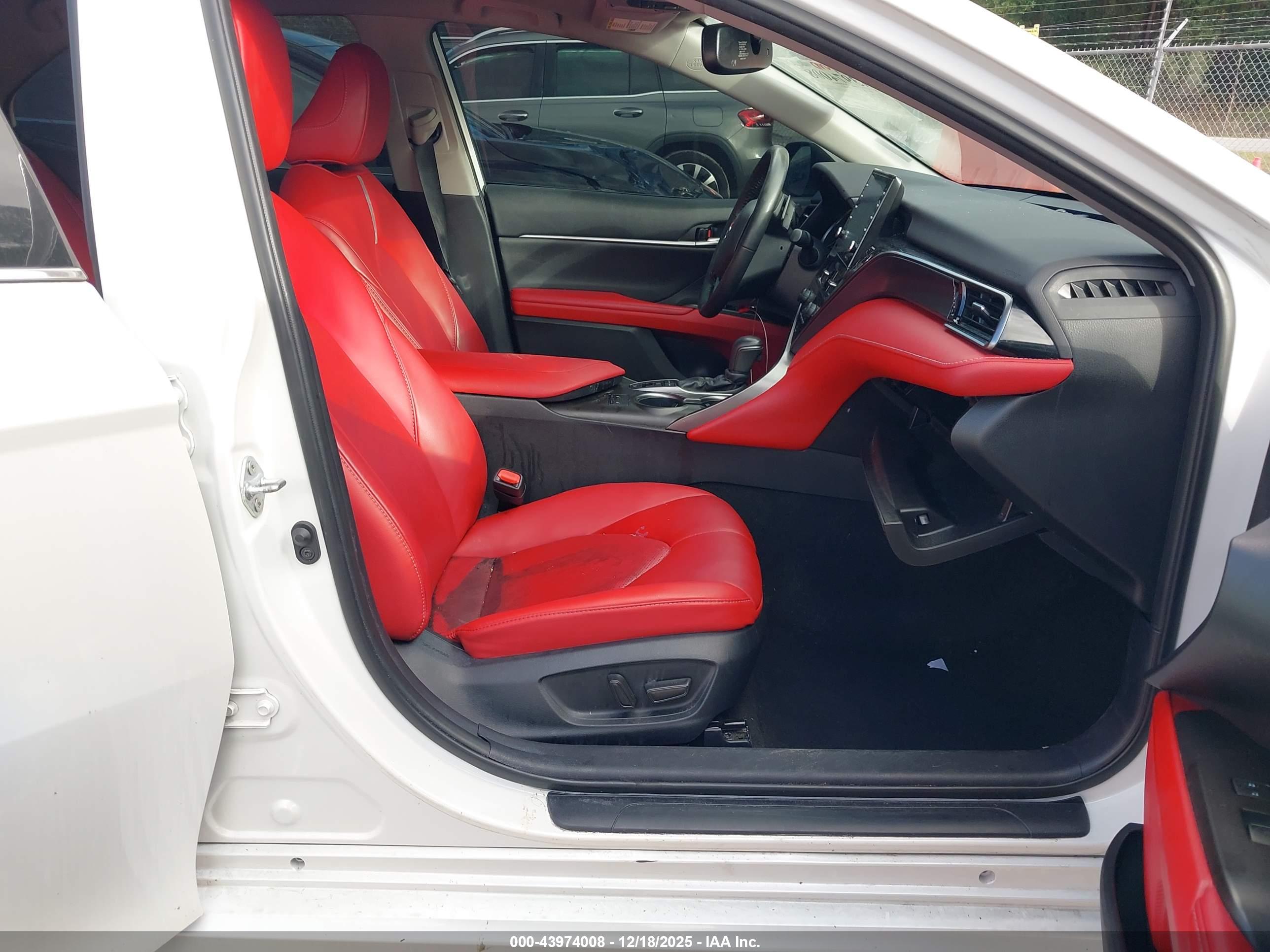 TOYOTA CAMRY image 5