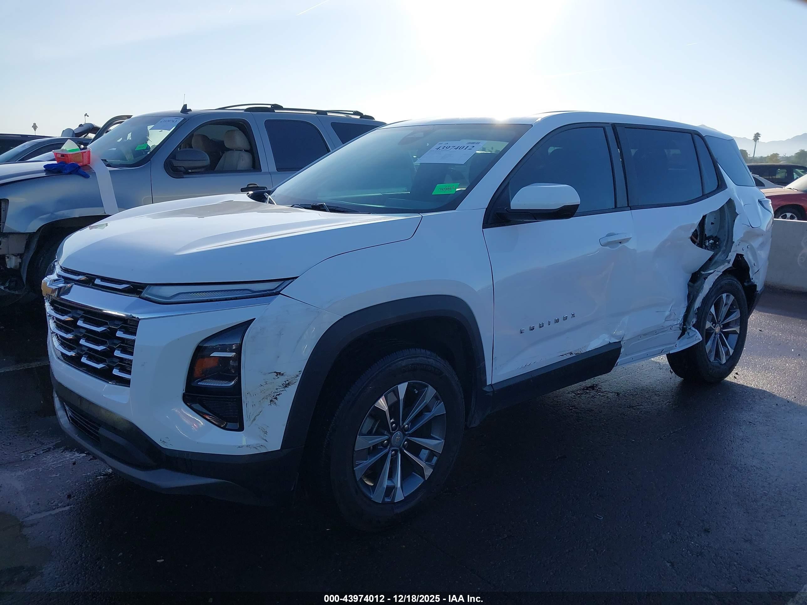 CHEVROLET EQUINOX image 2