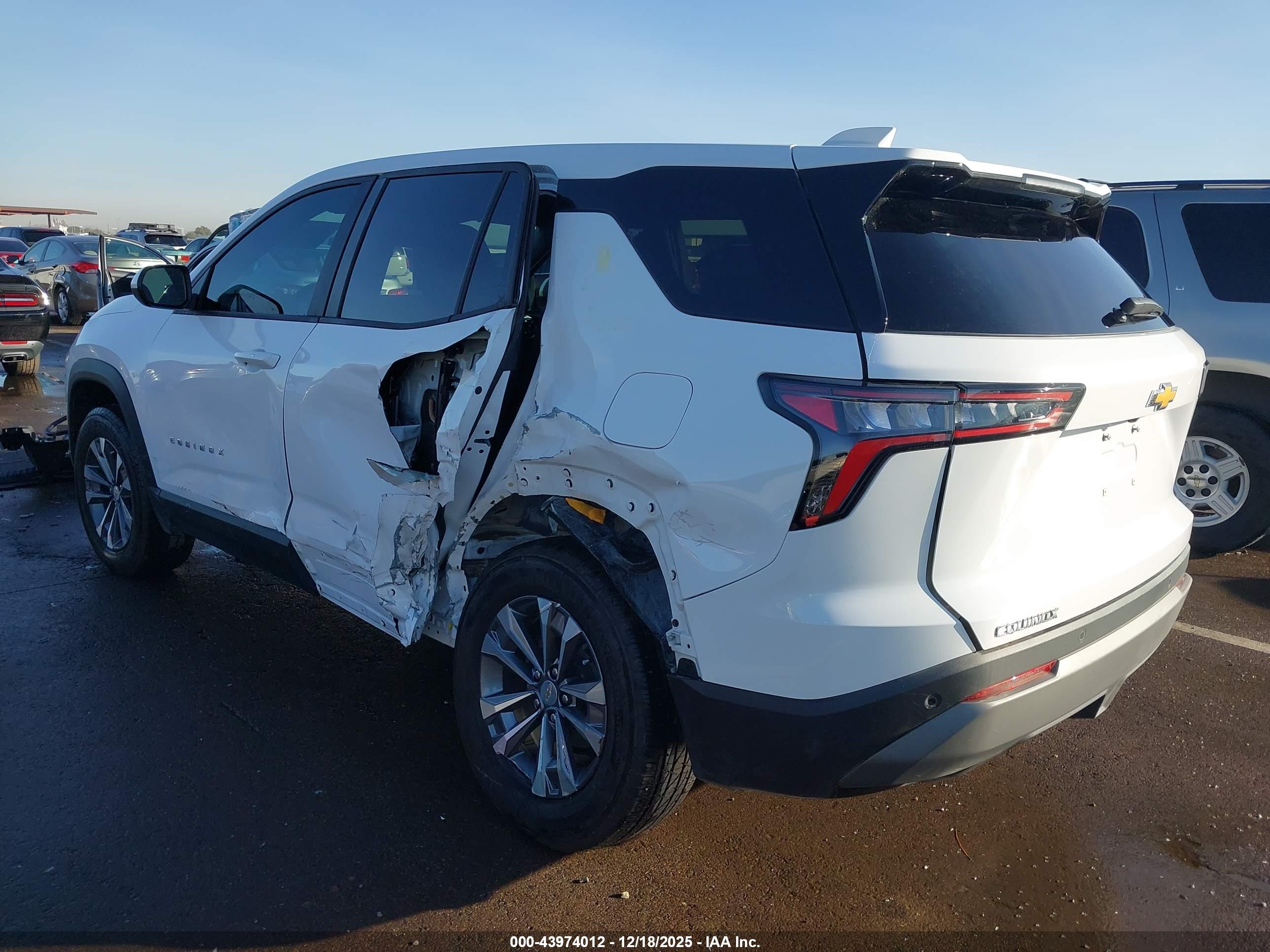 CHEVROLET EQUINOX image 3