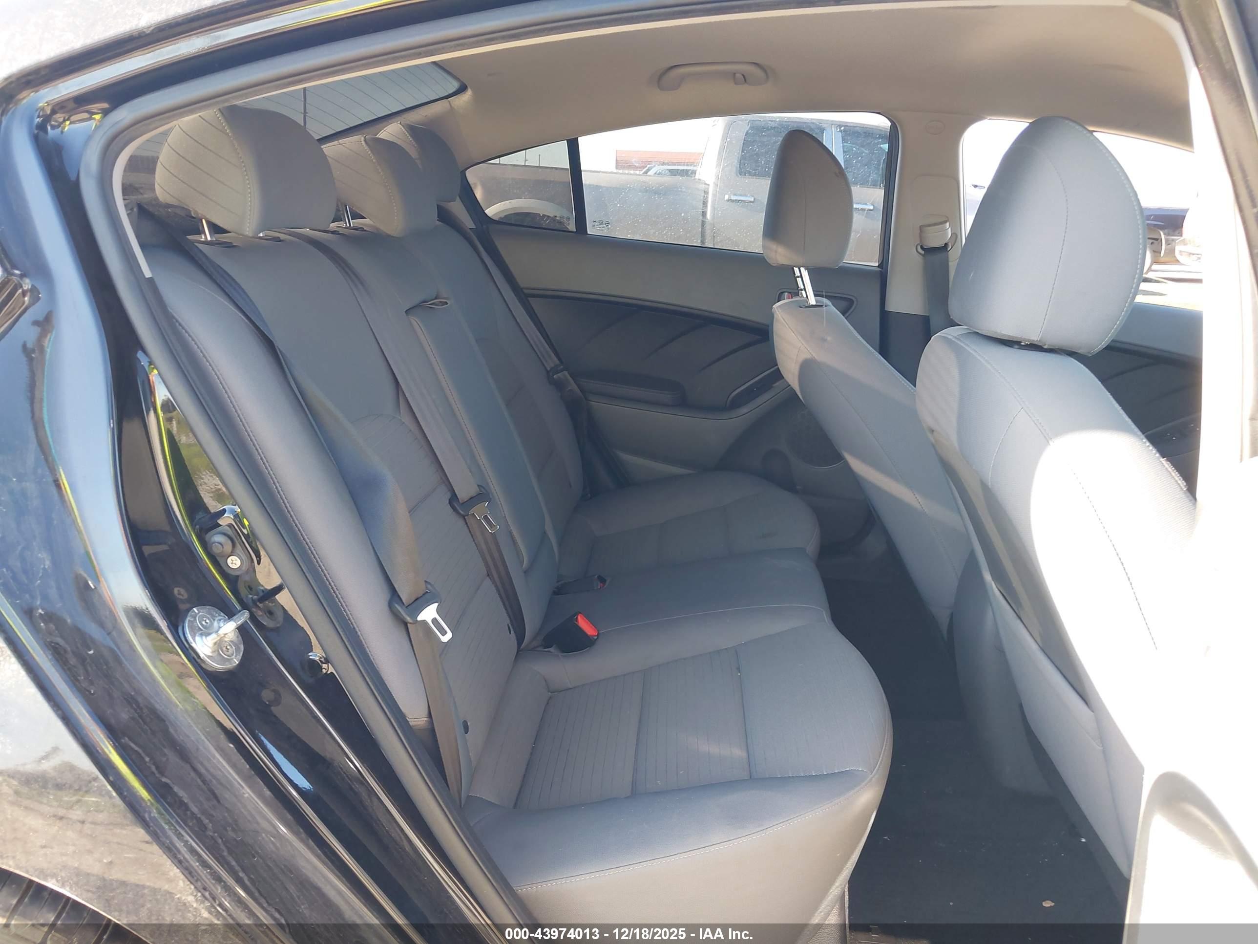 KIA FORTE image 8