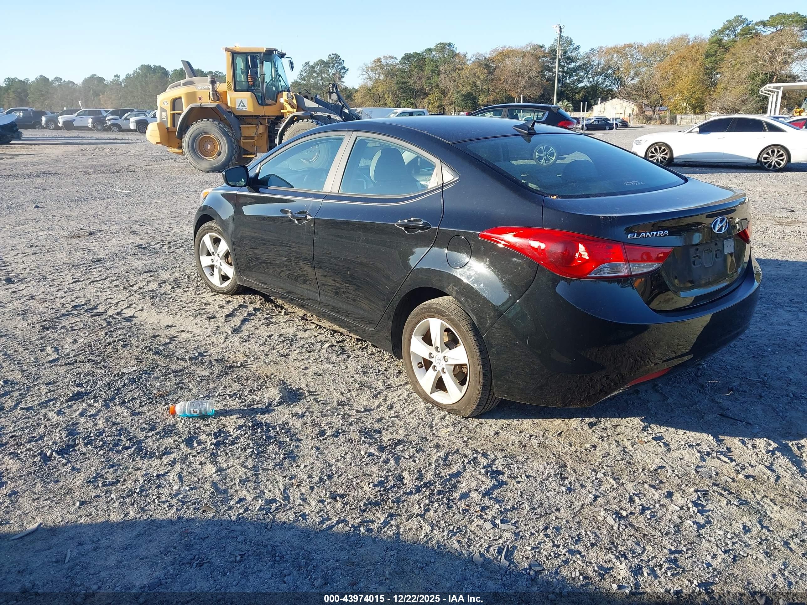 HYUNDAI ELANTRA image 3