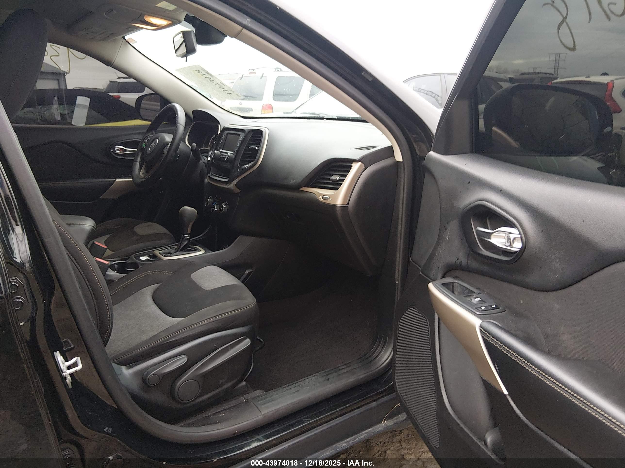 JEEP CHEROKEE image 5