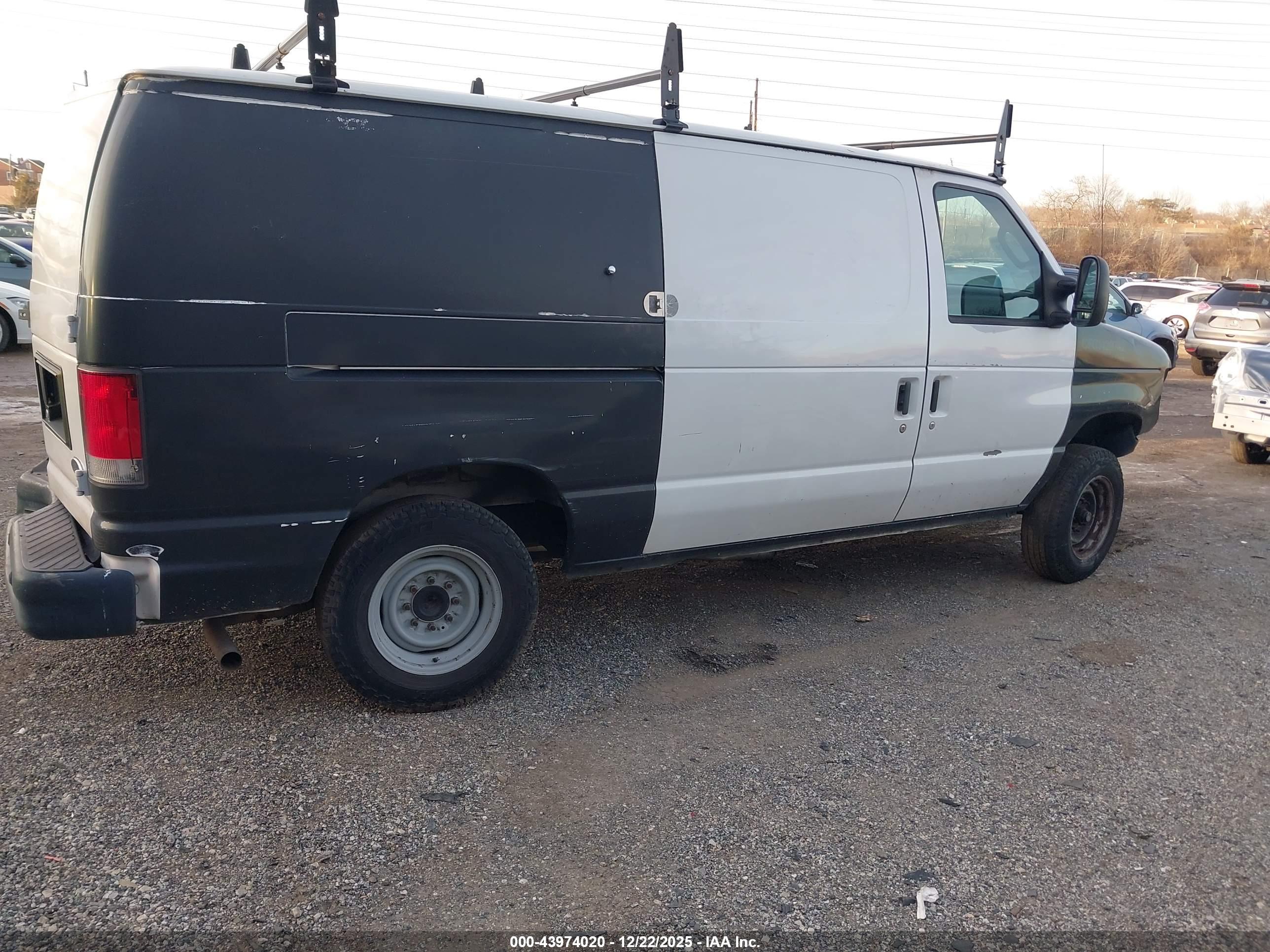 FORD E-150 image 4