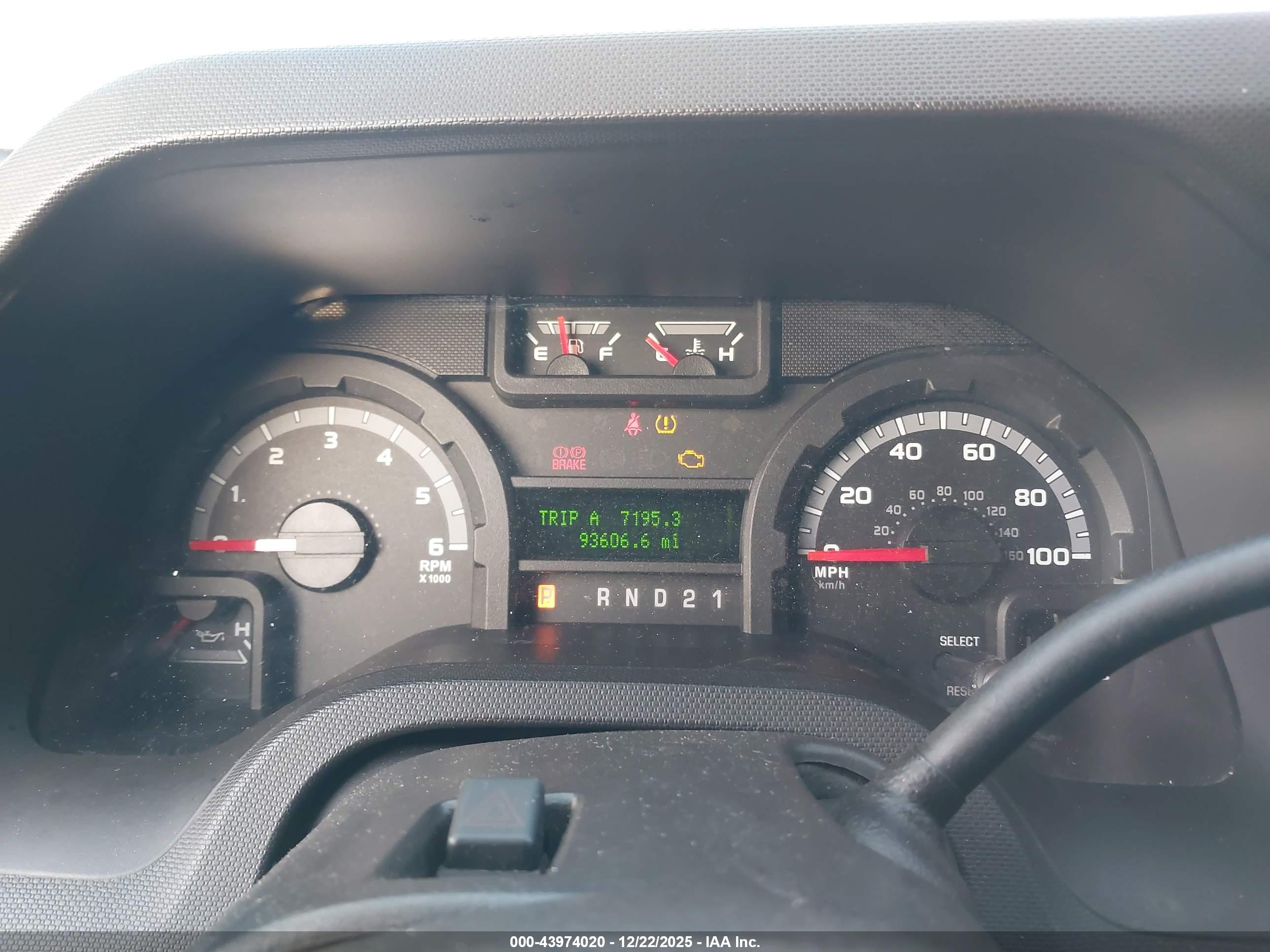 FORD E-150 image 7