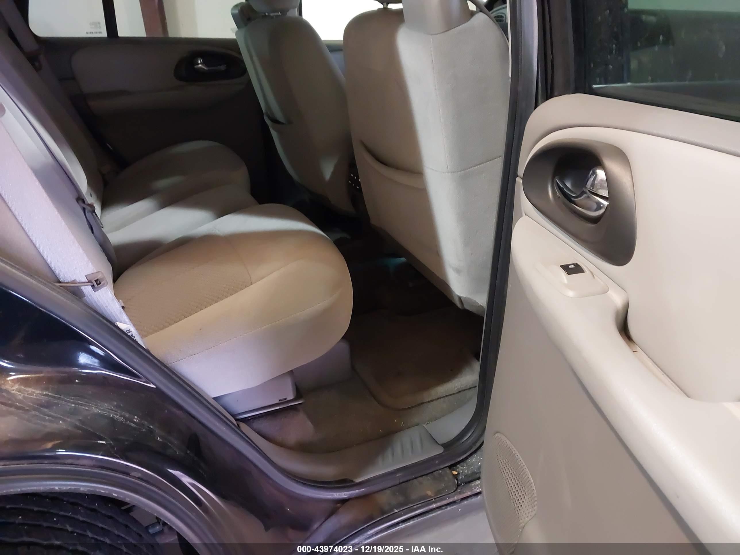 CHEVROLET TRAILBLAZER image 8